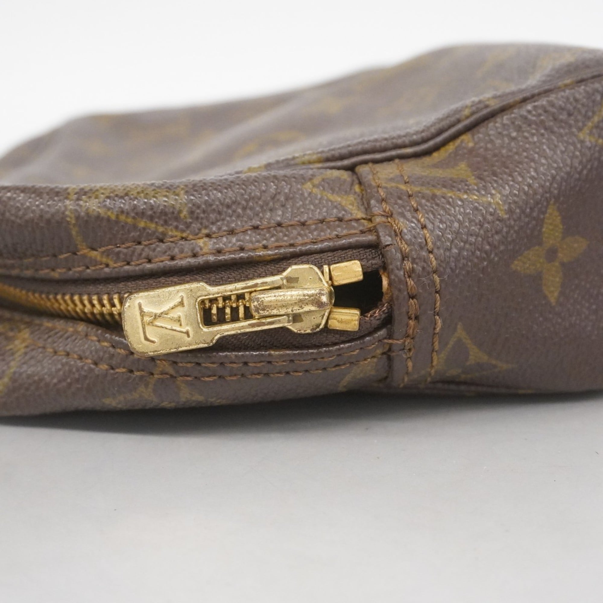 Louis Vuitton Brown Pouch (Pre-Owned)