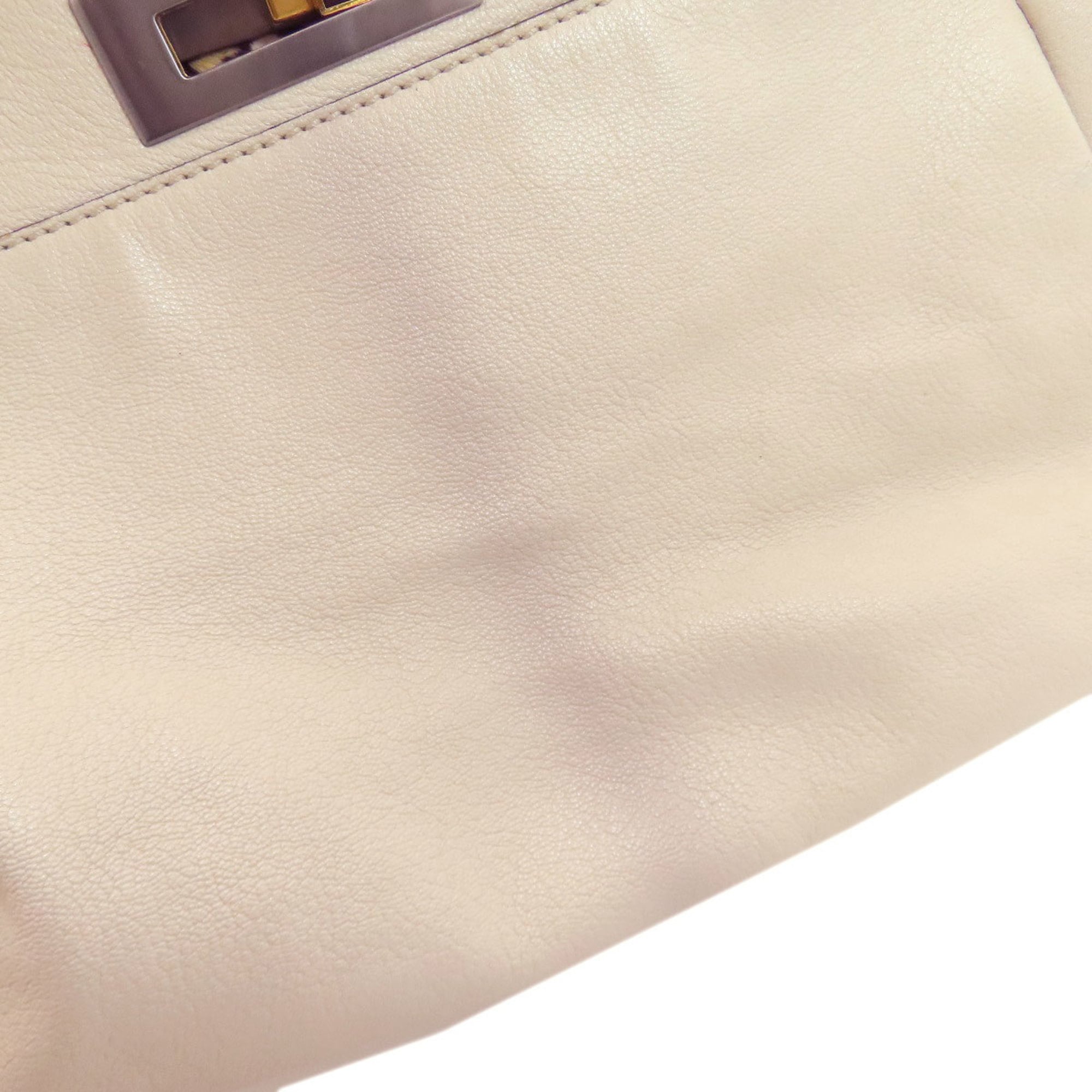 Fendi White Leather Handbag (Pre-Owned)