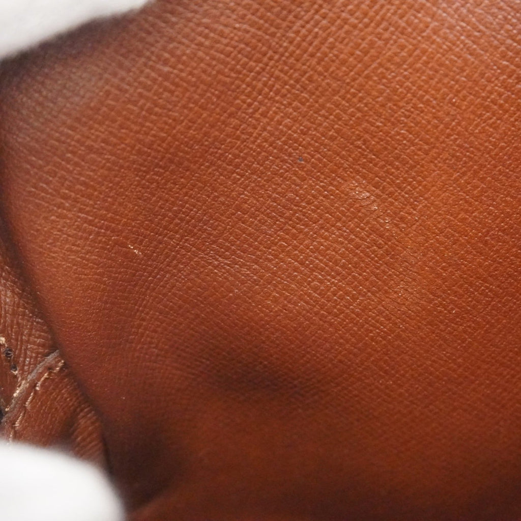 Louis Vuitton Brown Shoulder Bag (Pre-Owned)