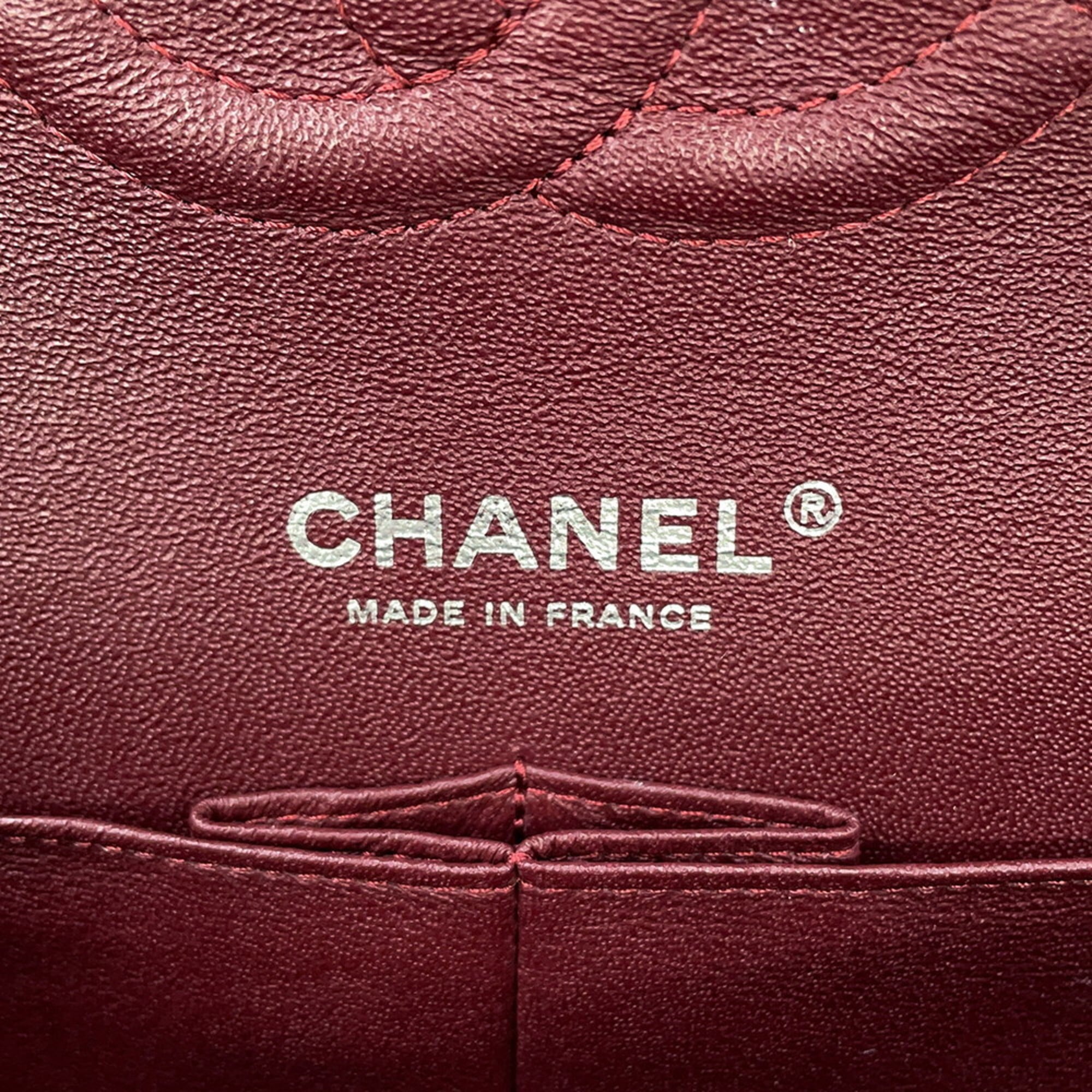 Chanel Matelasse Black Leather Shoulder Bag (Pre-Owned)