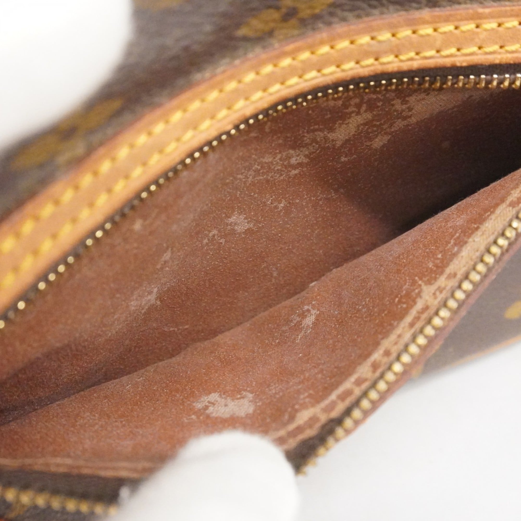 Louis Vuitton Brown Clutch Bag (Pre-Owned)