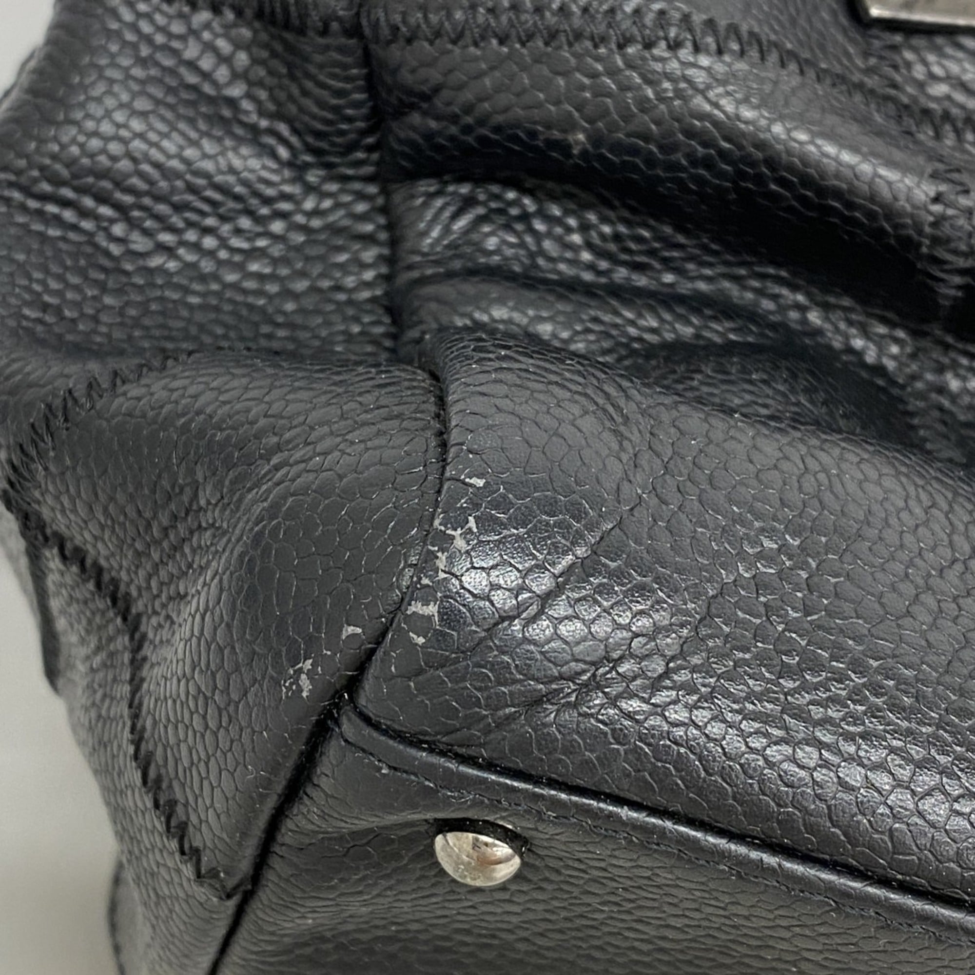 Chanel Black Grained Calfskin Shoulder Bag (Pre-Owned)