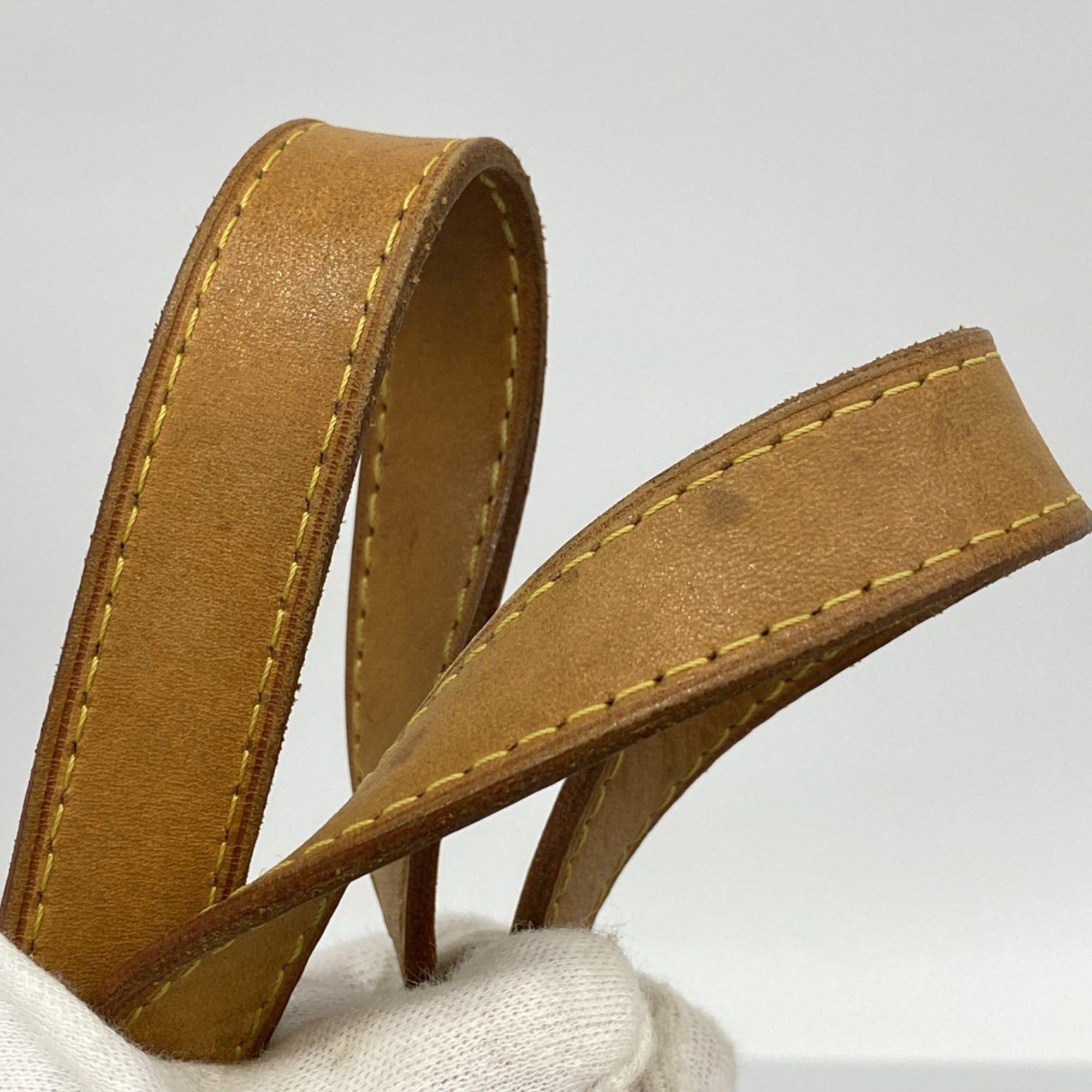 Louis Vuitton Brown Handbag (Pre-Owned)