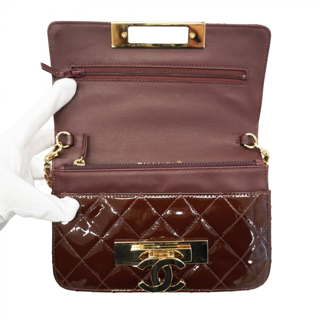 Chanel Bordeaux Patent Leather Chain/Shoulder Wallet (Pre-Owned)
