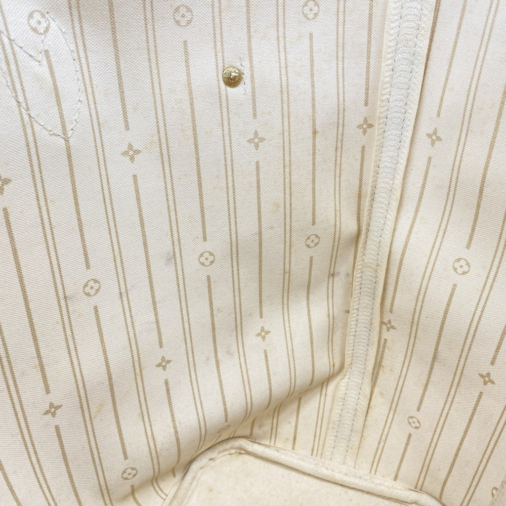 Louis Vuitton White Tote Bag (Pre-Owned)