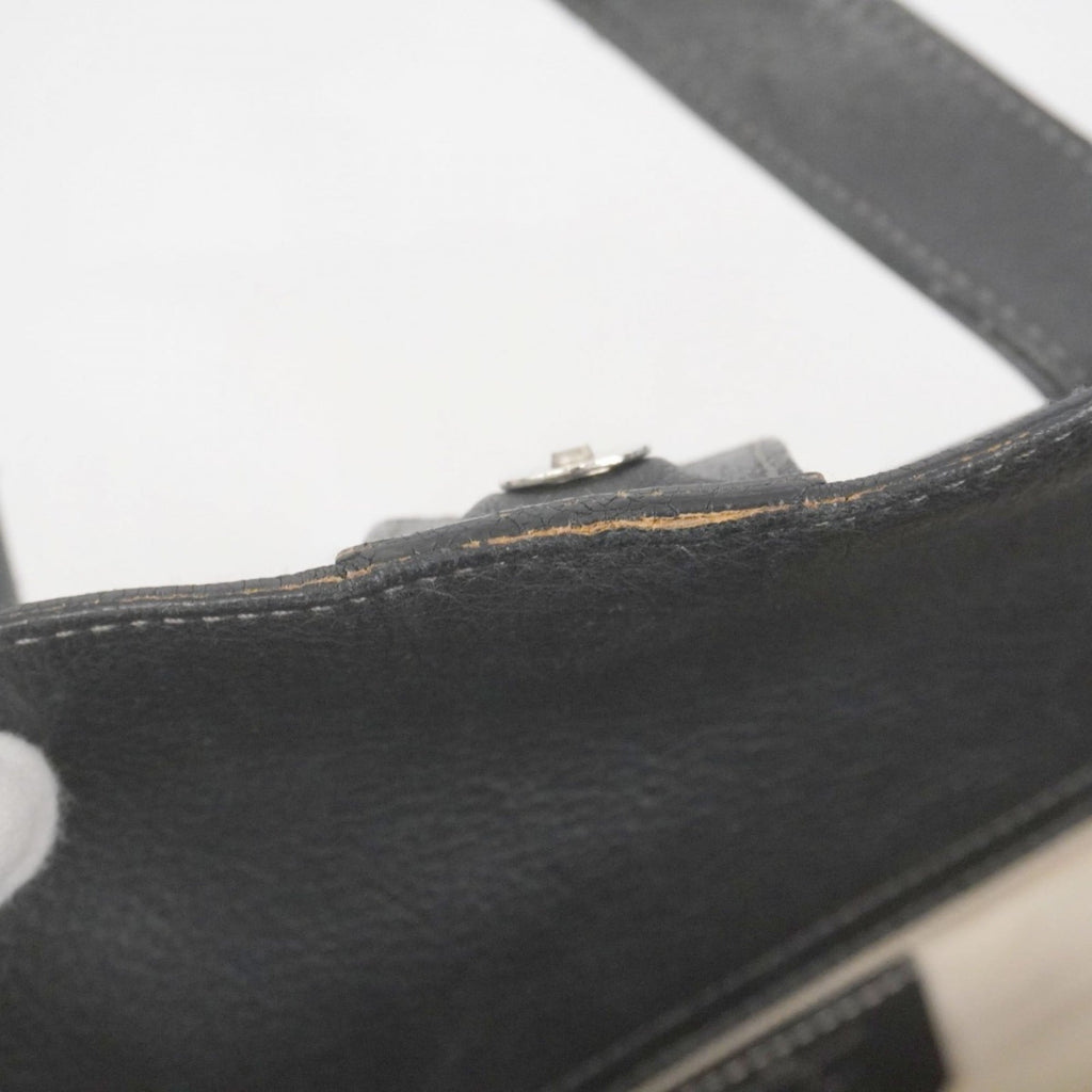 Salvatore Ferragamo Black Leather Handbag (Pre-Owned)