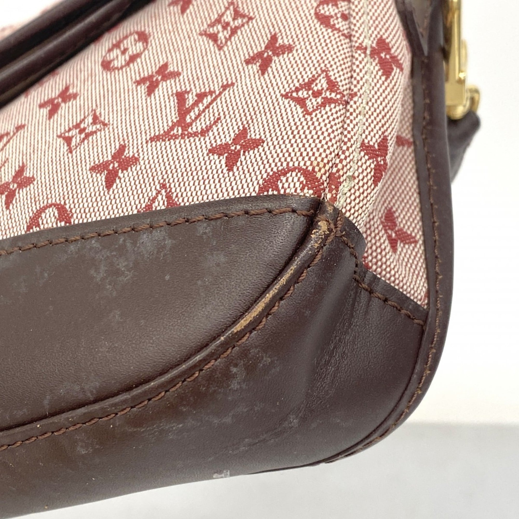 Louis Vuitton Cerise Shoulder Bag (Pre-Owned)