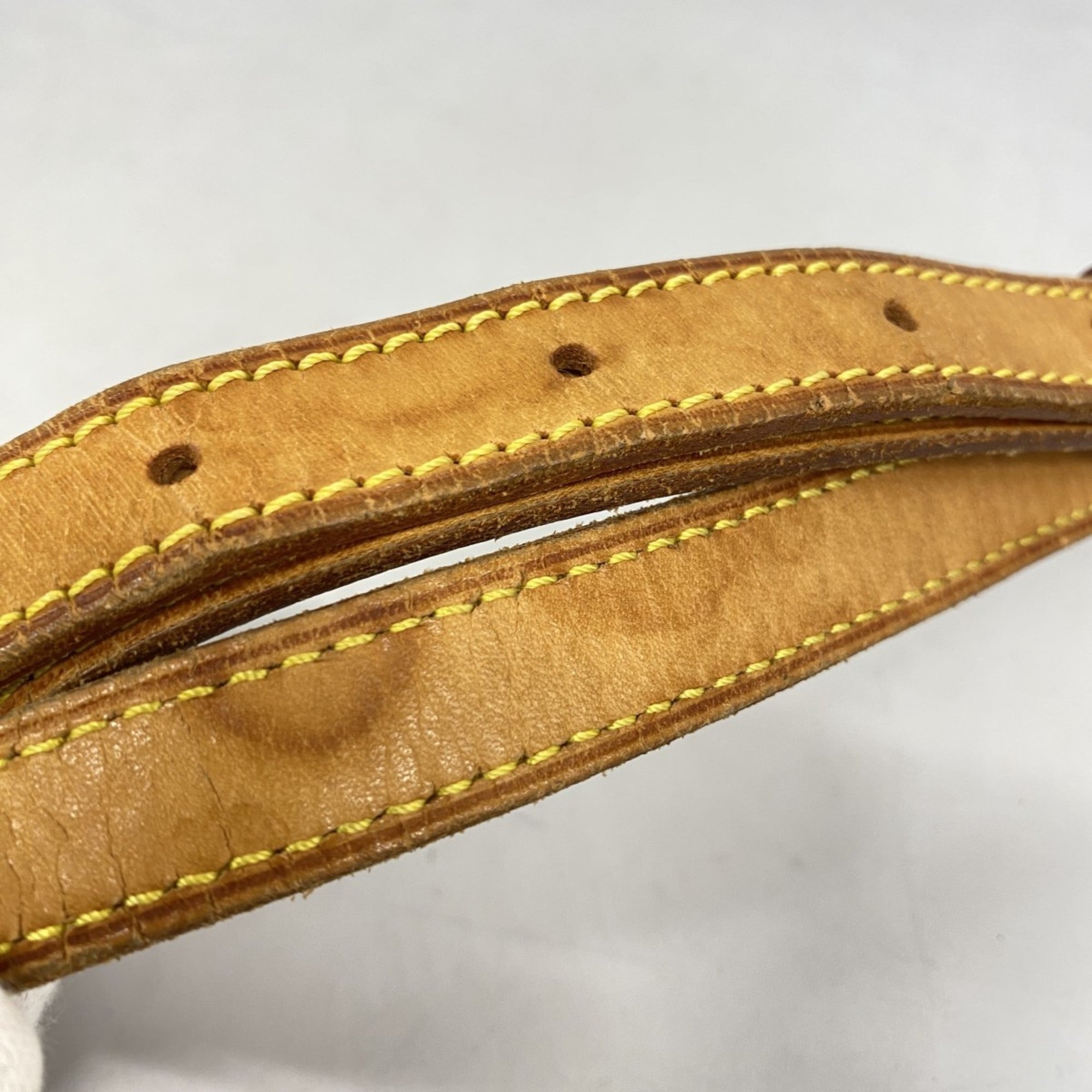 Louis Vuitton Brown Shoulder Bag (Pre-Owned)