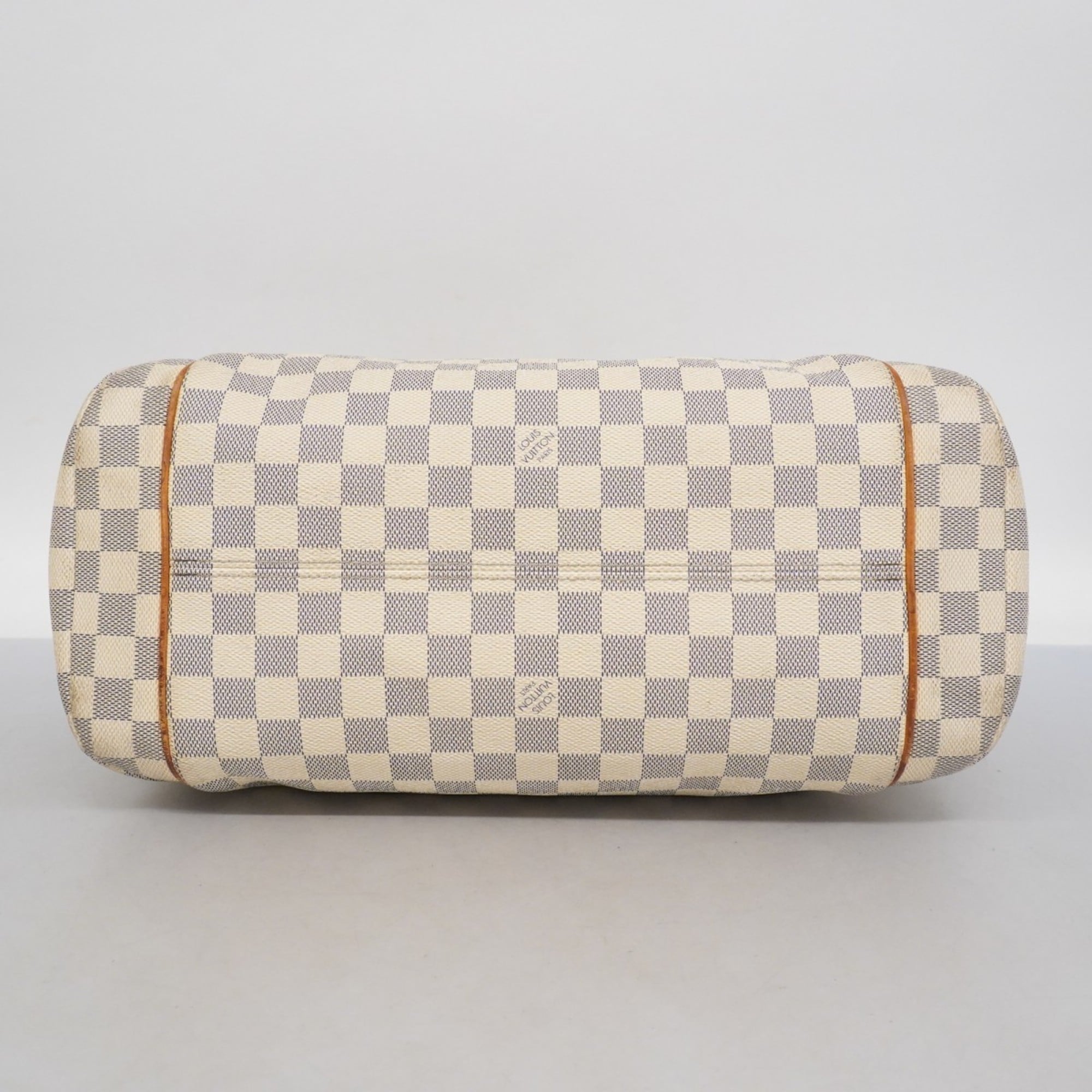Louis Vuitton White Tote Bag (Pre-Owned)