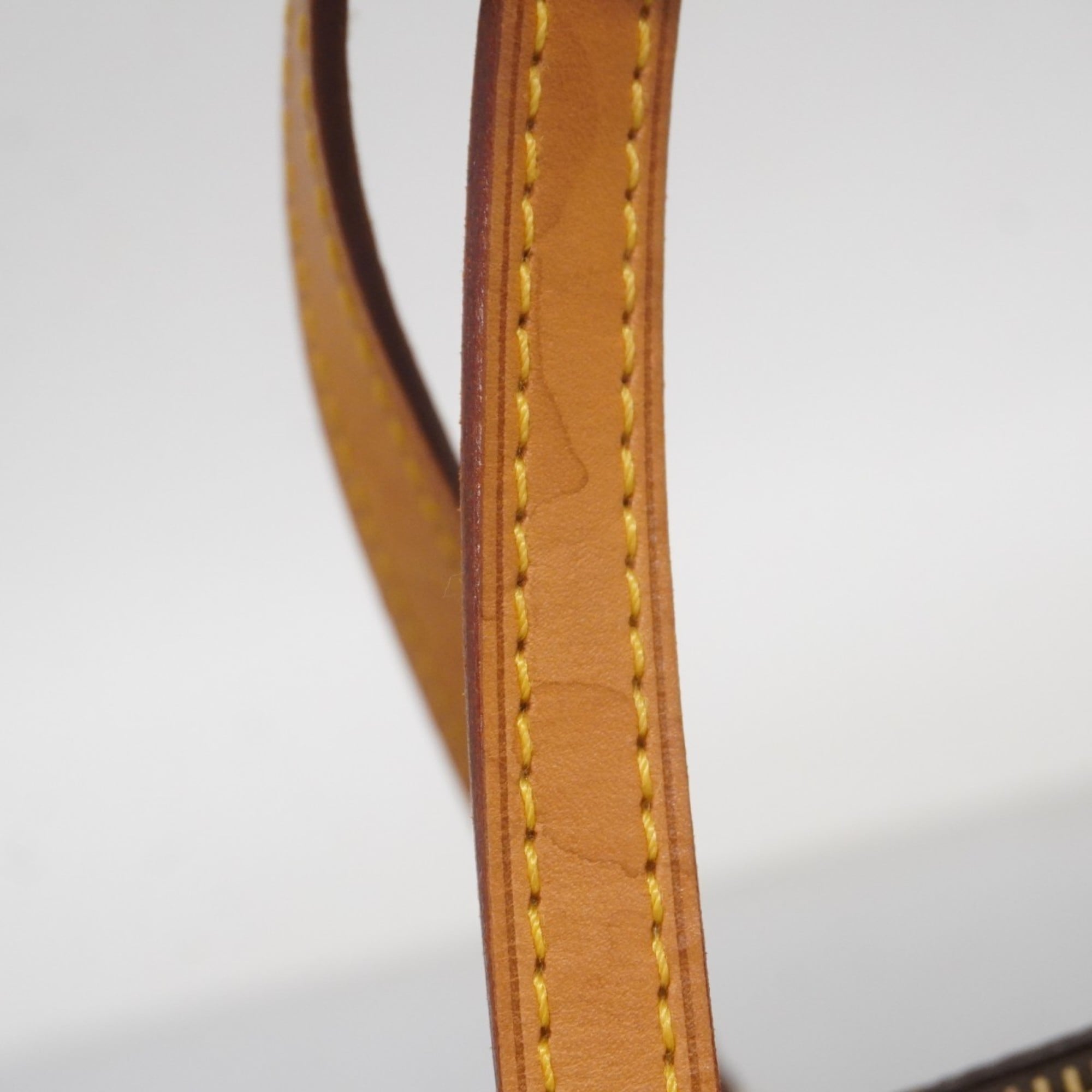 Louis Vuitton Brown Handbag (Pre-Owned)