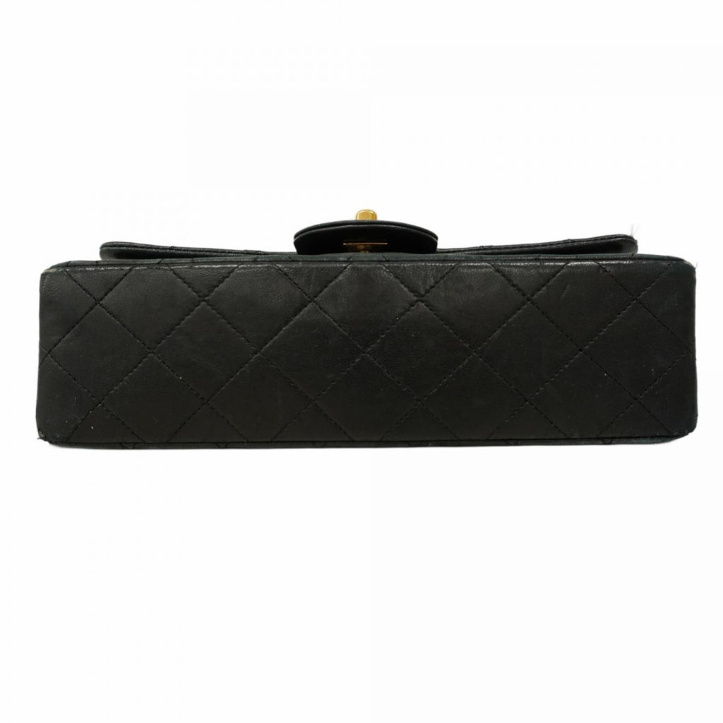 Chanel Black Leather Shoulder Bag (Pre-Owned)