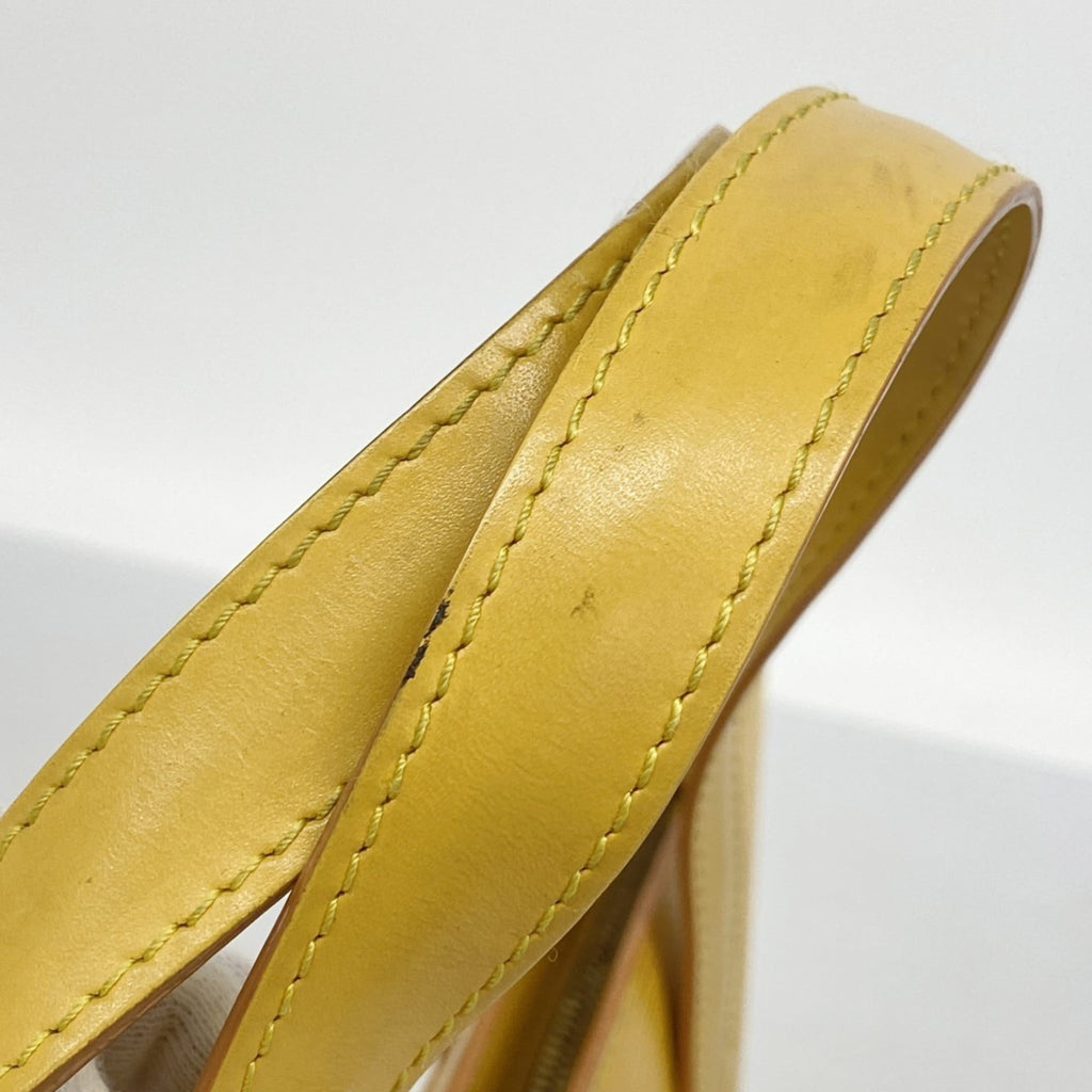 Louis Vuitton Jaune Handbag (Pre-Owned)