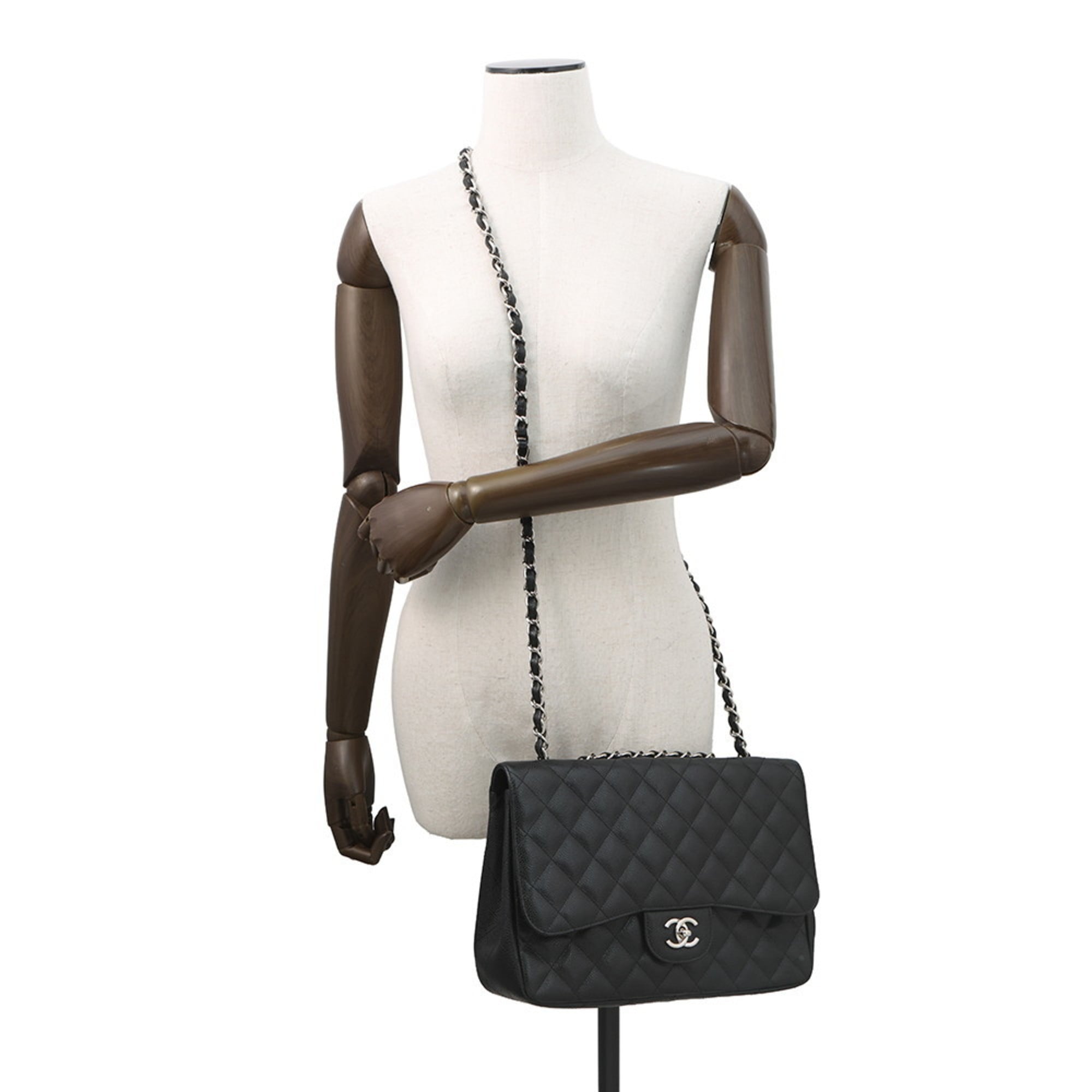 Chanel Matelasse Black Grained Calfskin Shoulder Bag (Pre-Owned)