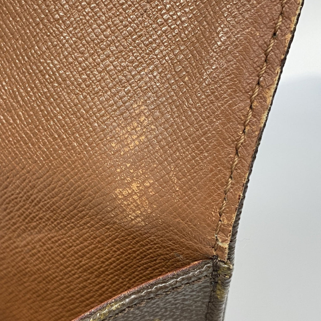 Louis Vuitton Brown Shoulder Bag (Pre-Owned)