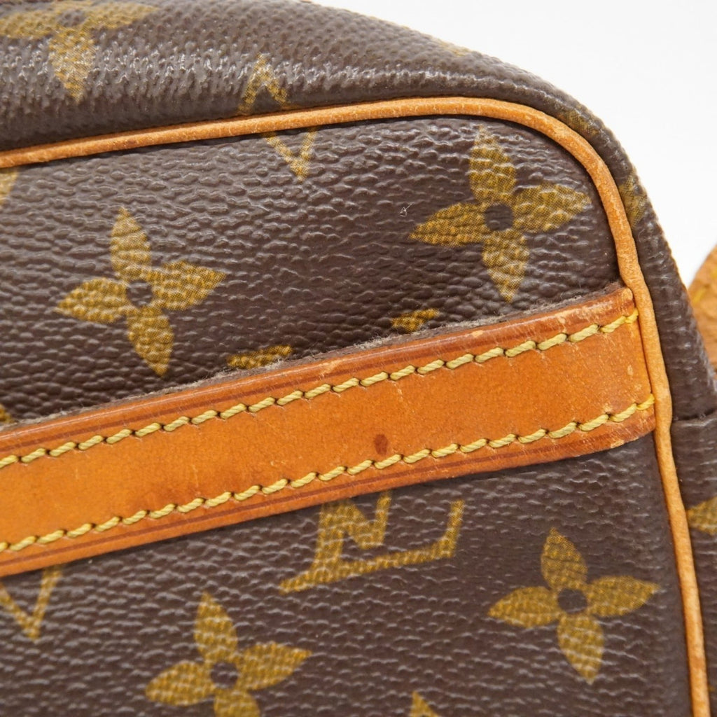 Louis Vuitton Brown Shoulder Bag (Pre-Owned)