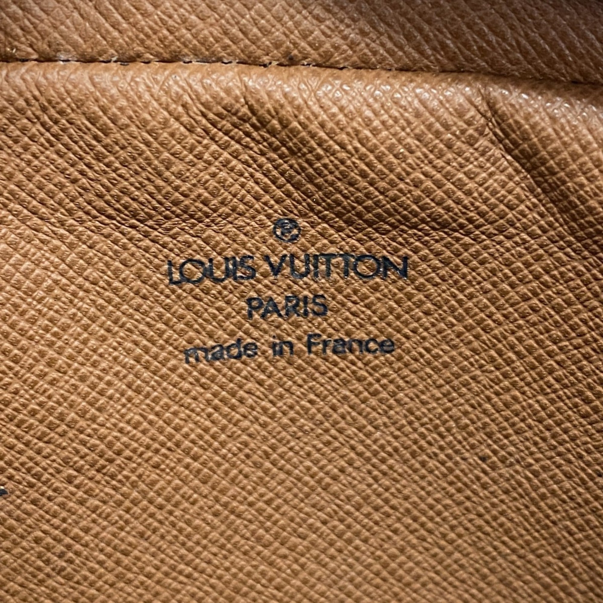 Louis Vuitton Brown Clutch Bag (Pre-Owned)