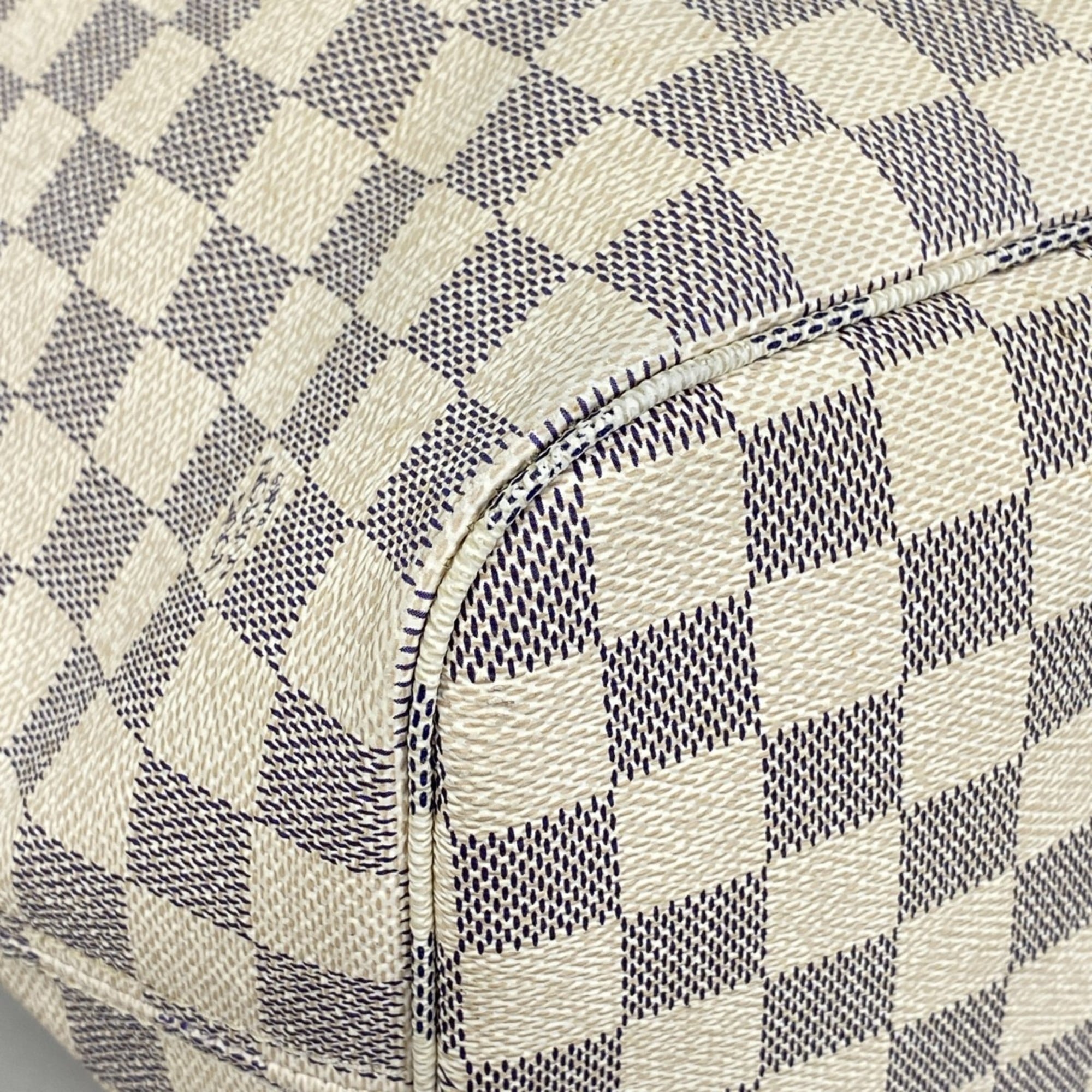Louis Vuitton White Tote Bag (Pre-Owned)