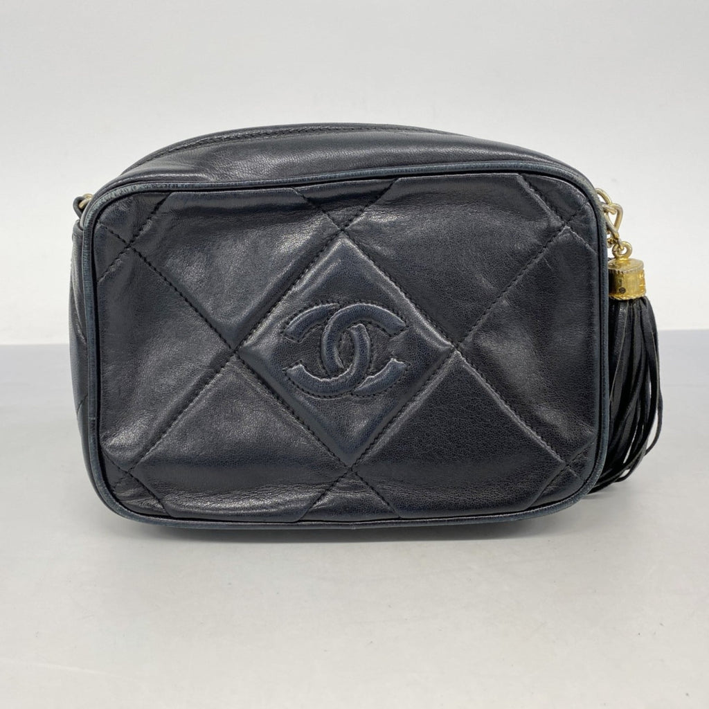 Chanel Black Leather Shoulder Bag (Pre-Owned)
