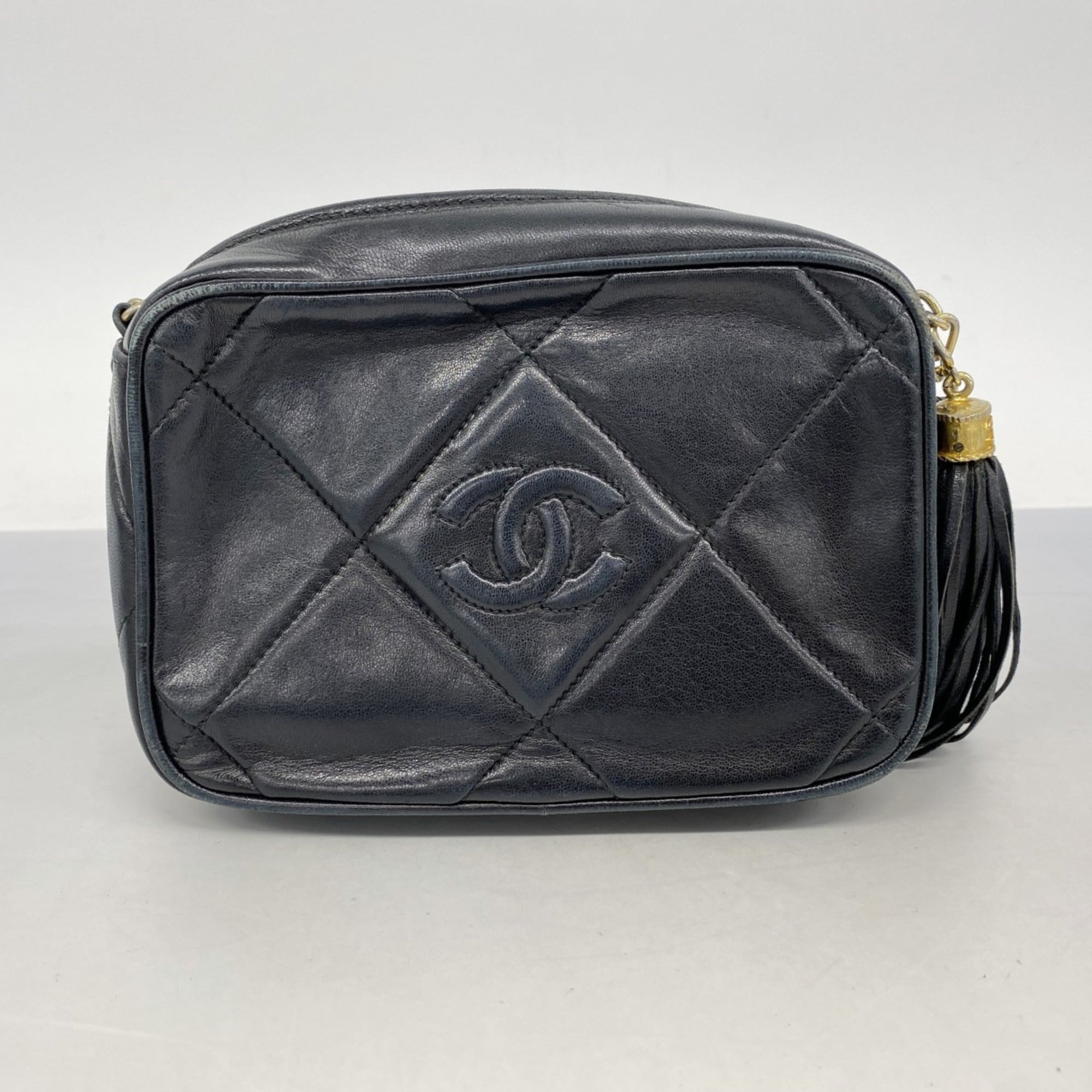 Chanel Black Leather Shoulder Bag (Pre-Owned)