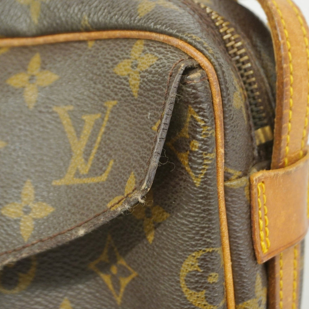 Louis Vuitton Brown Shoulder Bag (Pre-Owned)