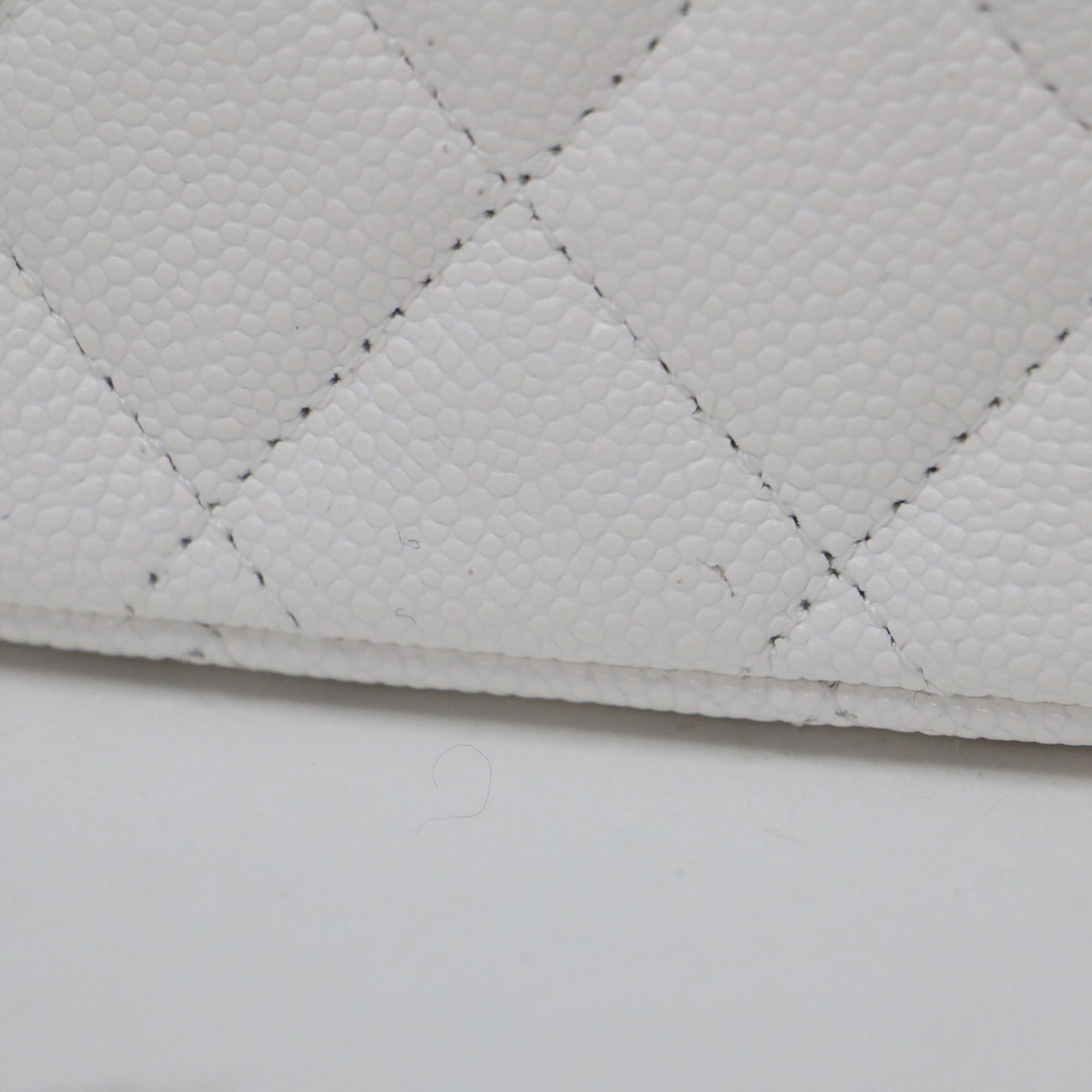 Chanel White Grained Calfskin Handbag Shoulder Bag (Pre-Owned)