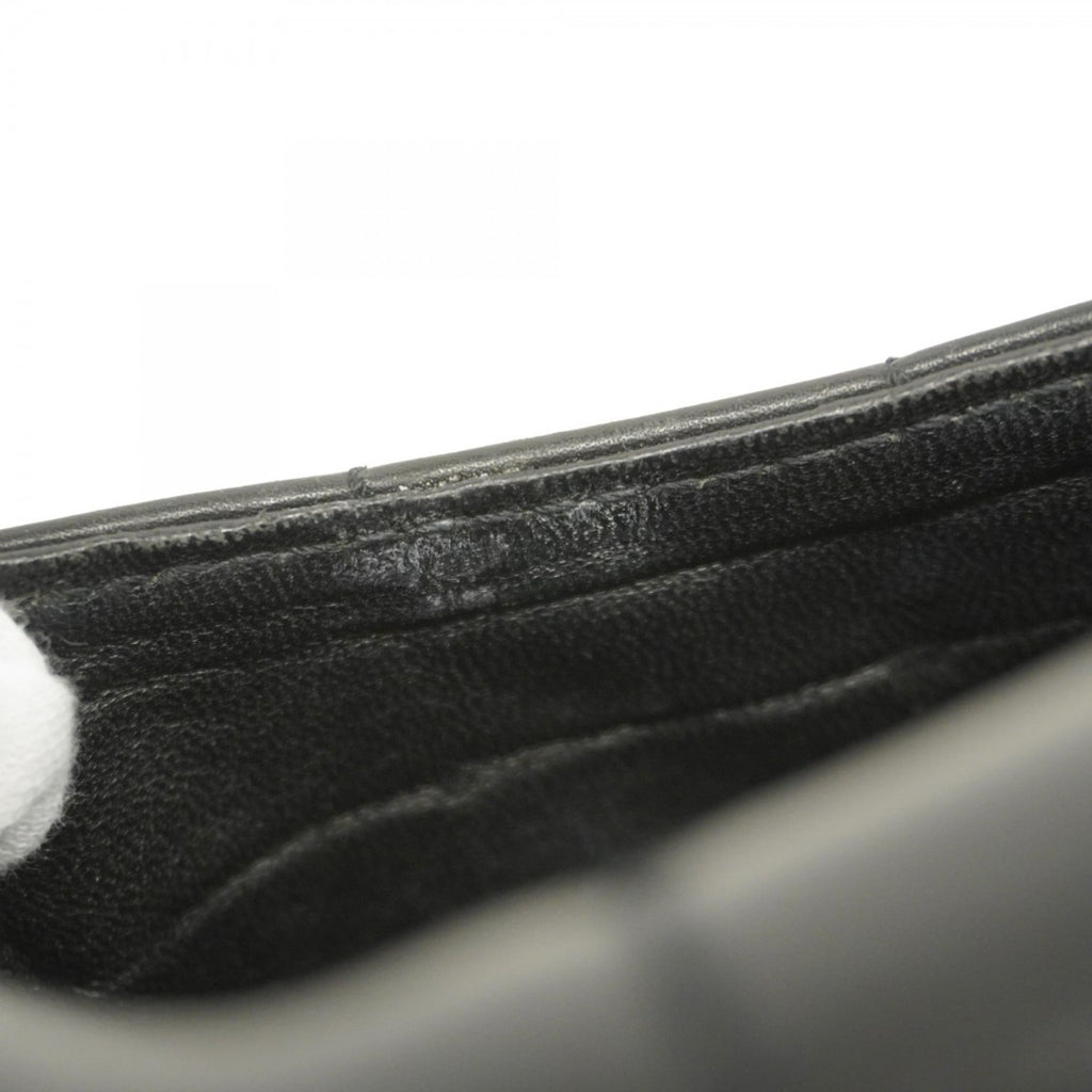 Chanel Black Leather Shoulder Bag (Pre-Owned)