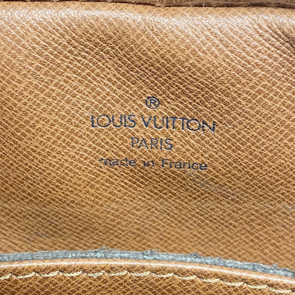 Louis Vuitton Brown Clutch Bag (Pre-Owned)