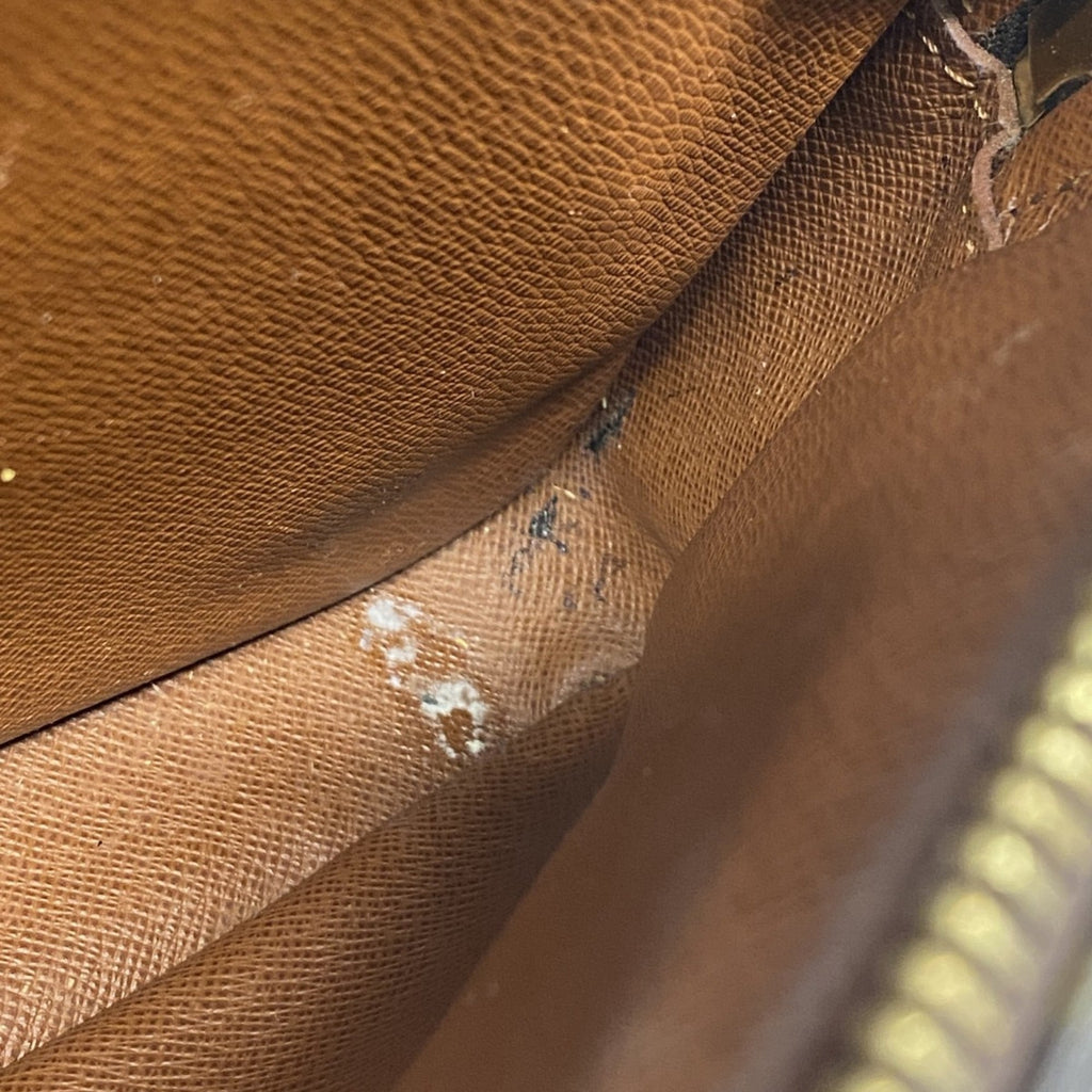 Louis Vuitton Brown Shoulder Bag (Pre-Owned)