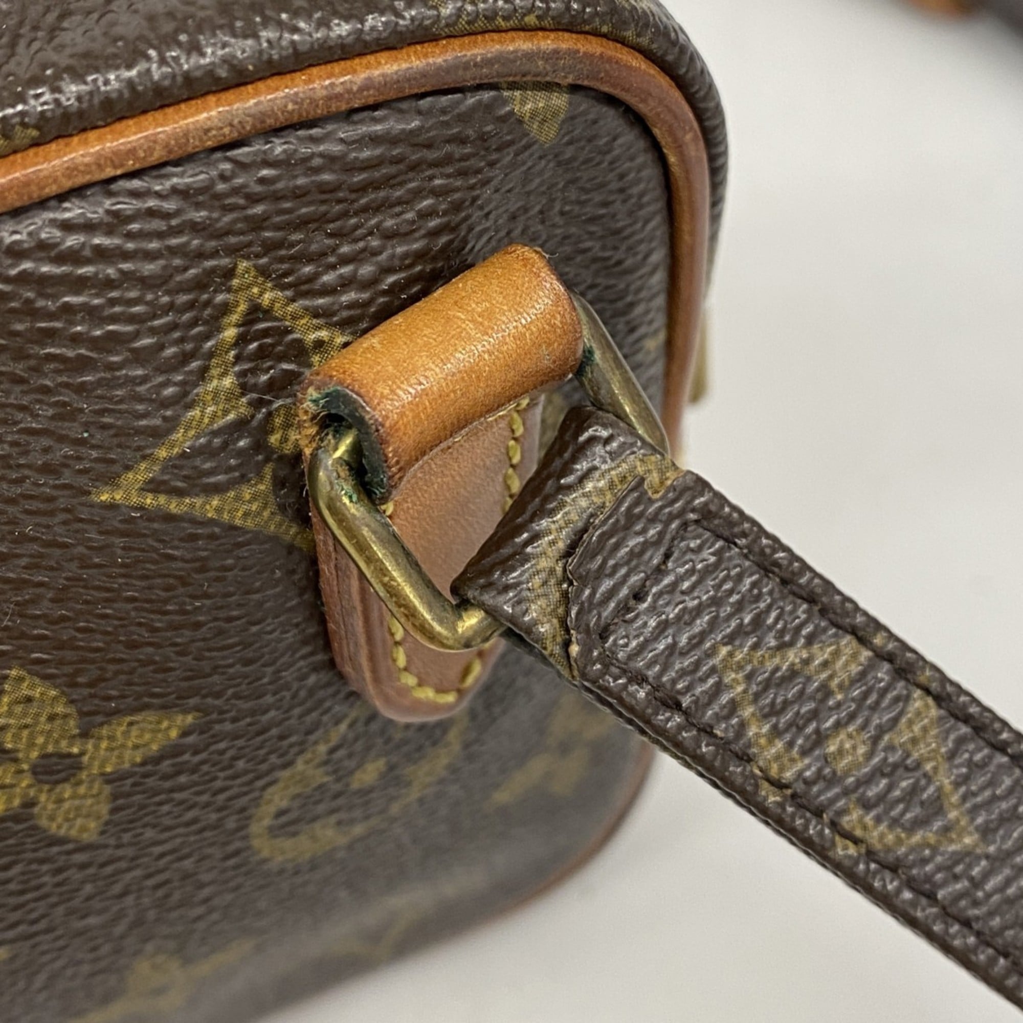 Louis Vuitton Brown Shoulder Bag (Pre-Owned)