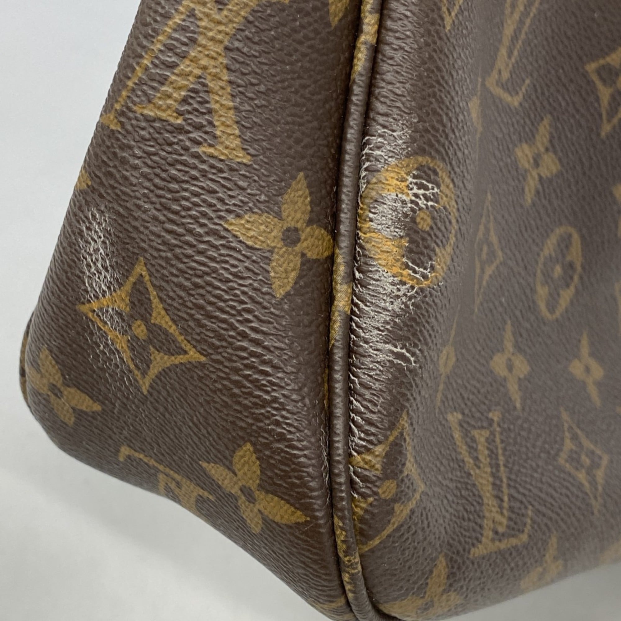 Louis Vuitton Brown Shoulder Bag (Pre-Owned)