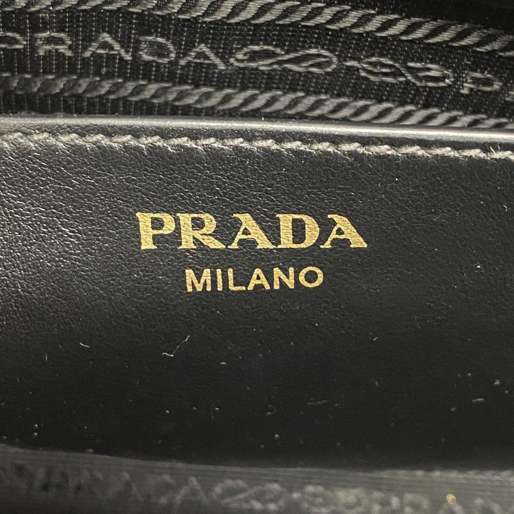 Prada Beige Black Leather Shoulder Bag (Pre-Owned)