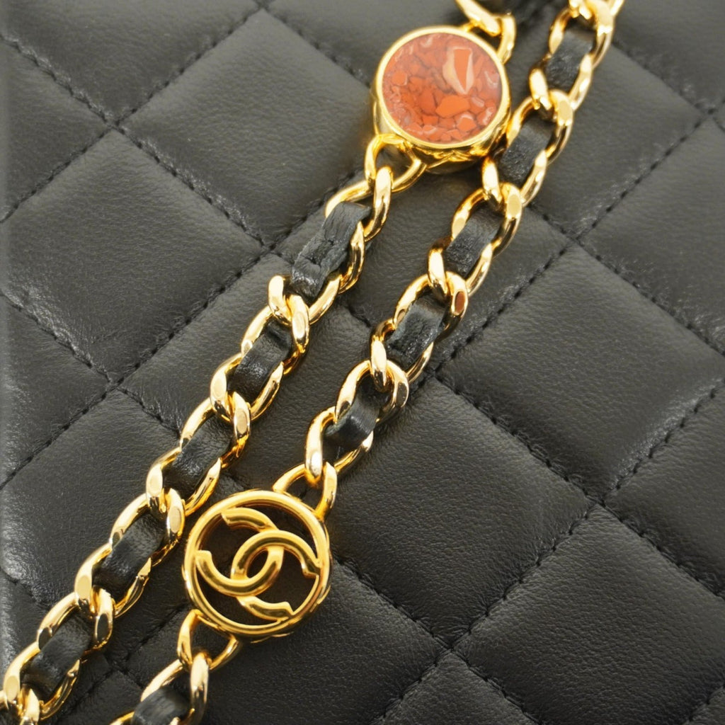 Chanel Black Leather Shoulder Bag (Pre-Owned)