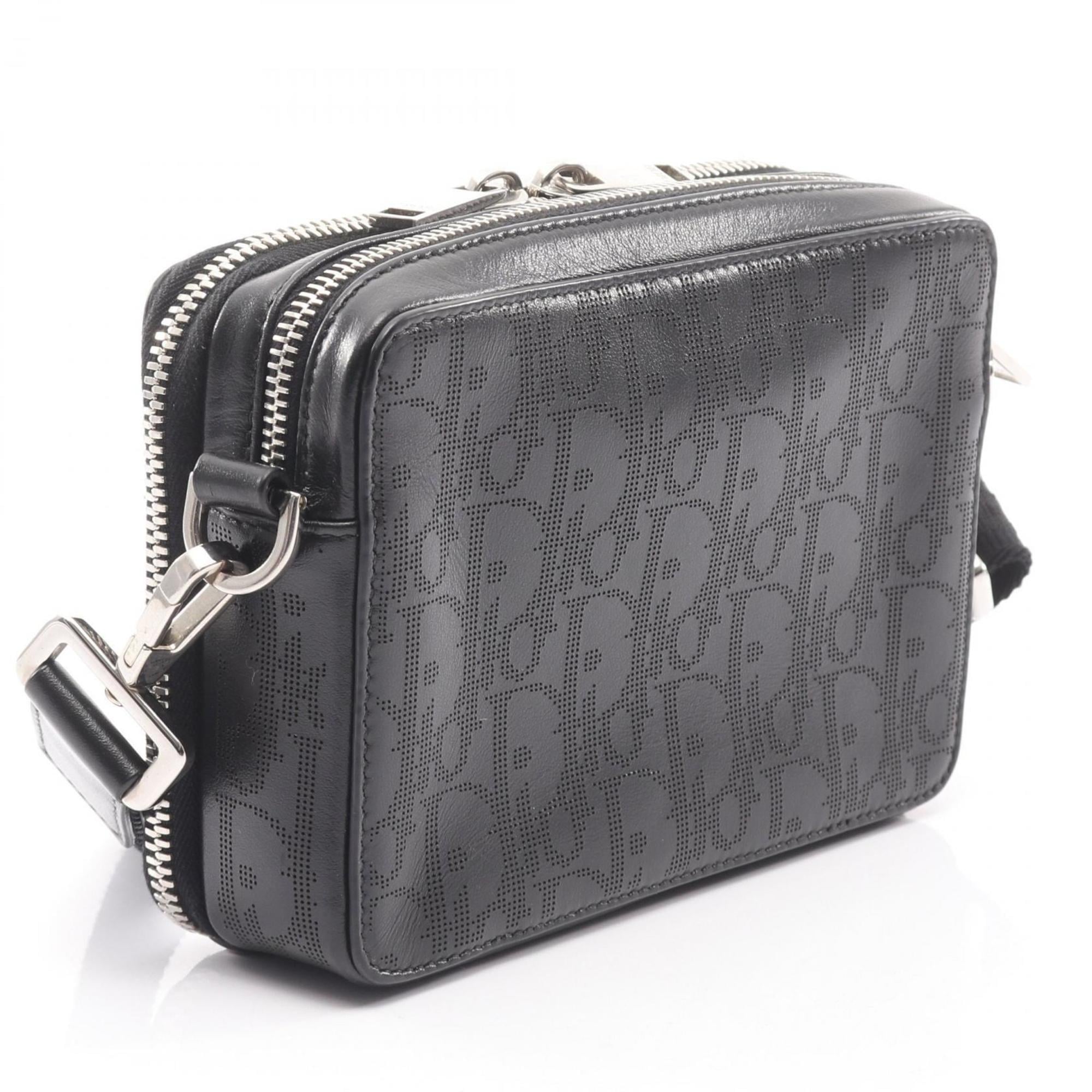 Christian Dior Black Leather Shoulder Bag (Pre-Owned)
