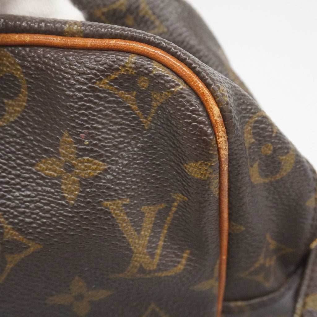 Louis Vuitton Brown Shoulder Bag (Pre-Owned)