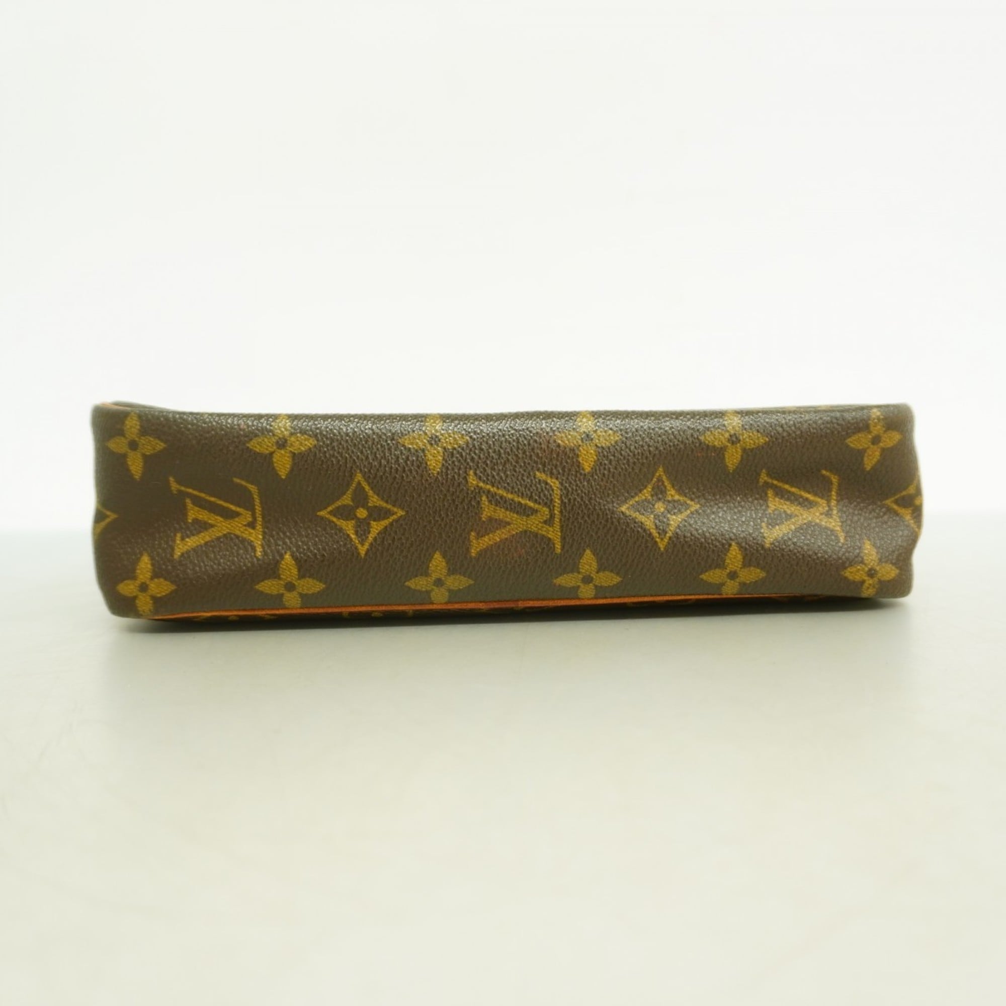 Louis Vuitton Brown Clutch Bag (Pre-Owned)