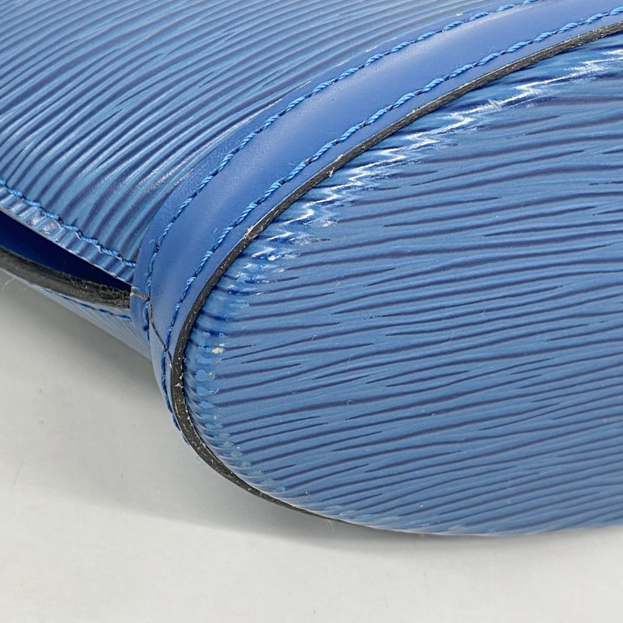 Louis Vuitton Toledo Blue Handbag (Pre-Owned)