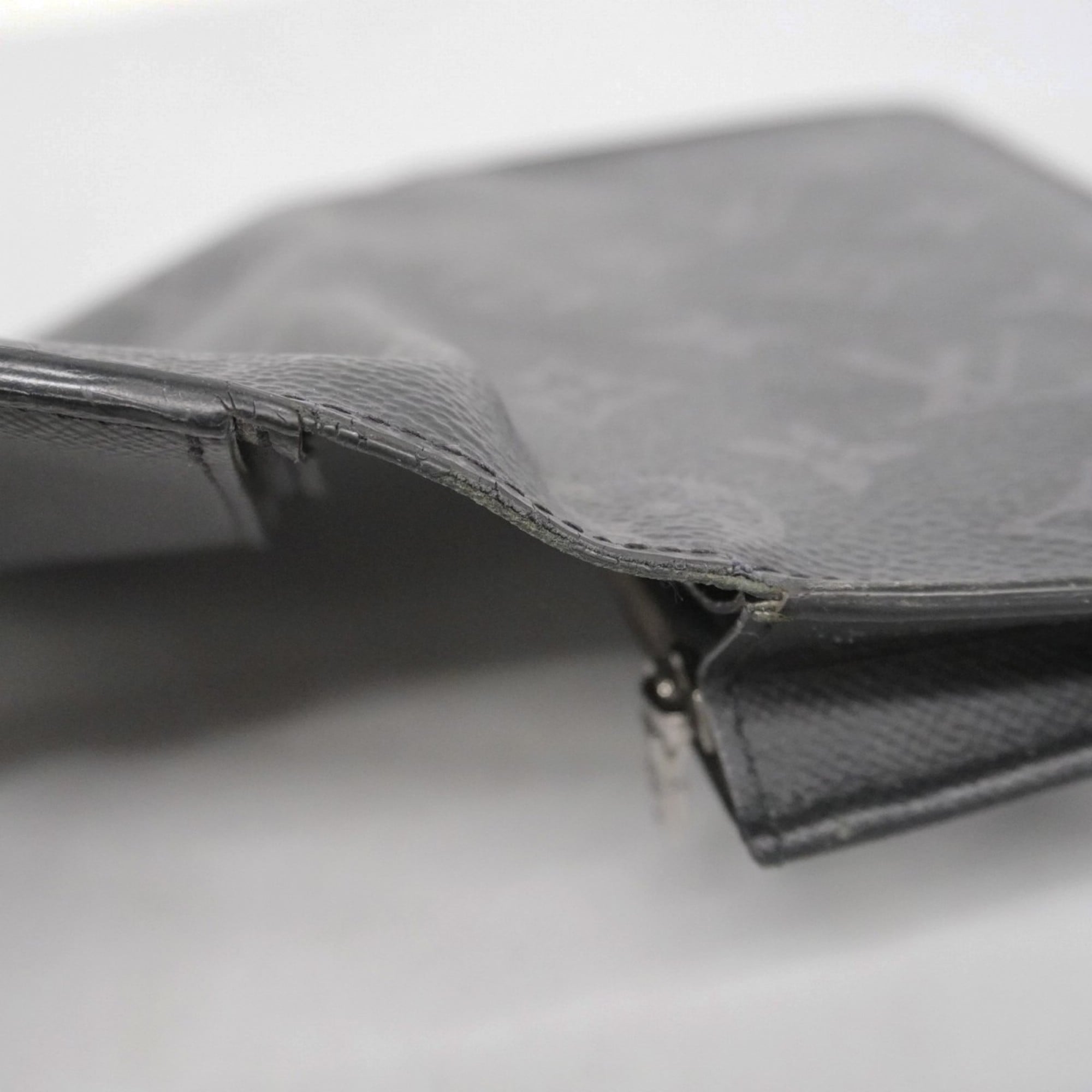 Louis Vuitton Black Long Wallet (Bi-Fold) (Pre-Owned)
