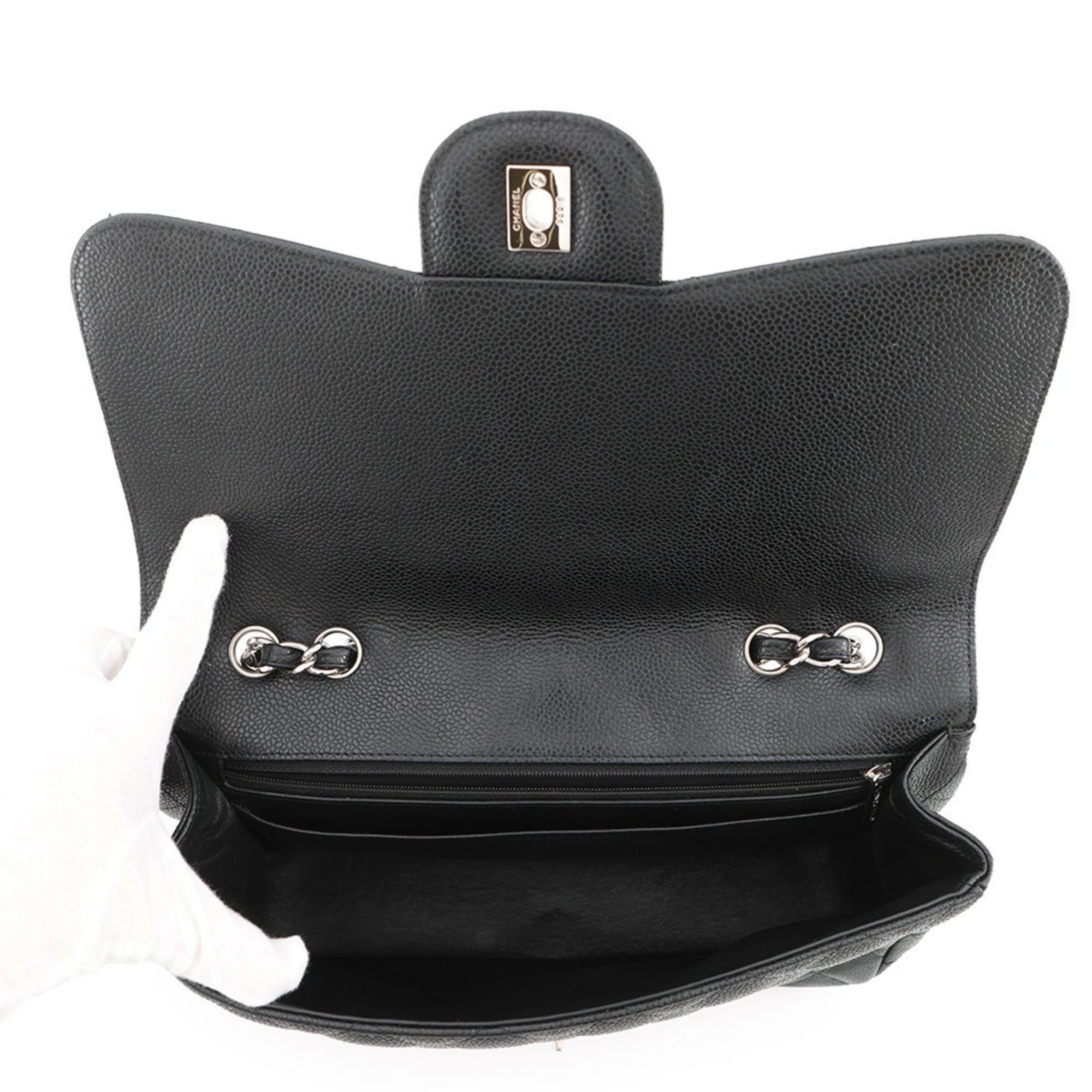 Chanel Matelasse Black Grained Calfskin Shoulder Bag (Pre-Owned)