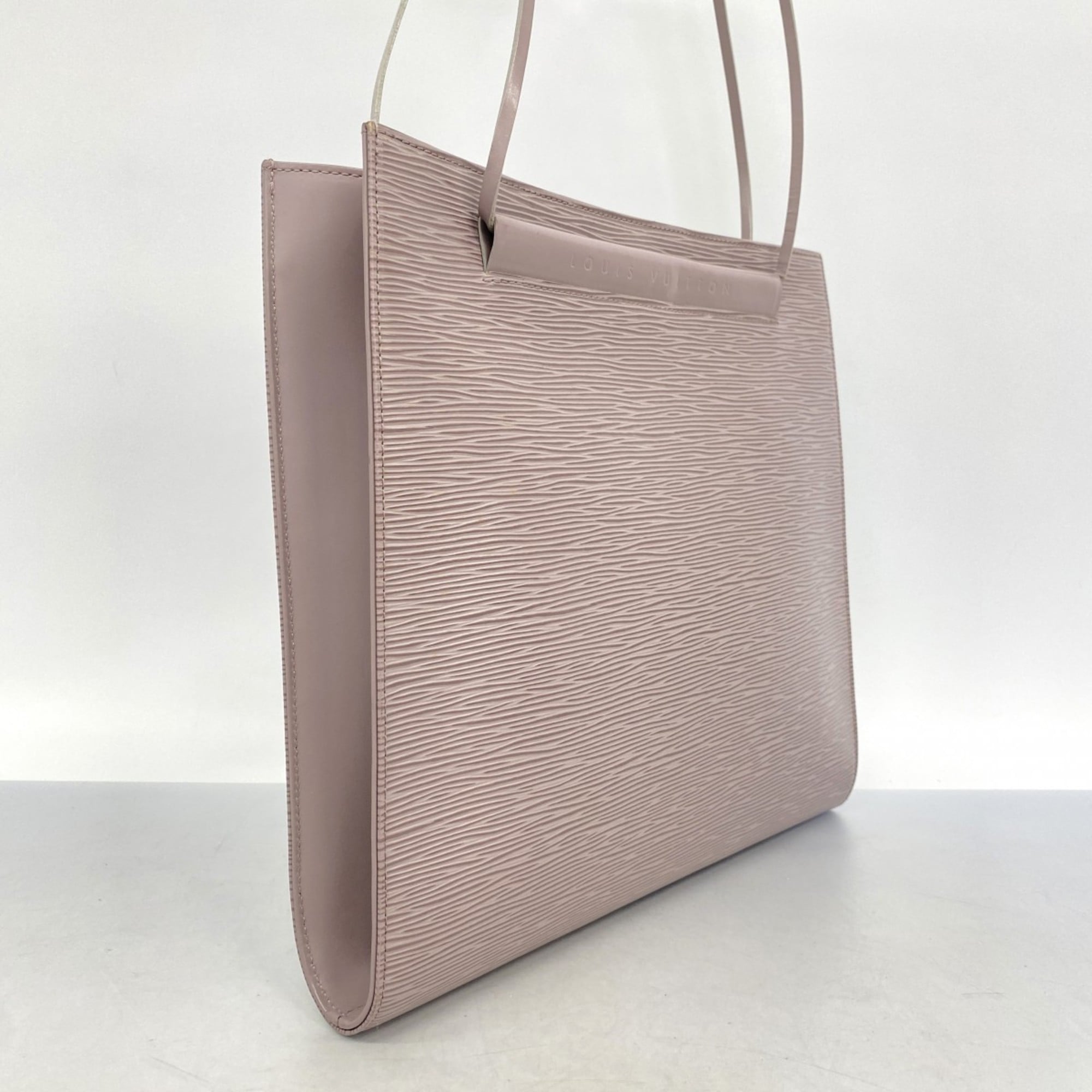 Louis Vuitton Lilac Shoulder Bag (Pre-Owned)