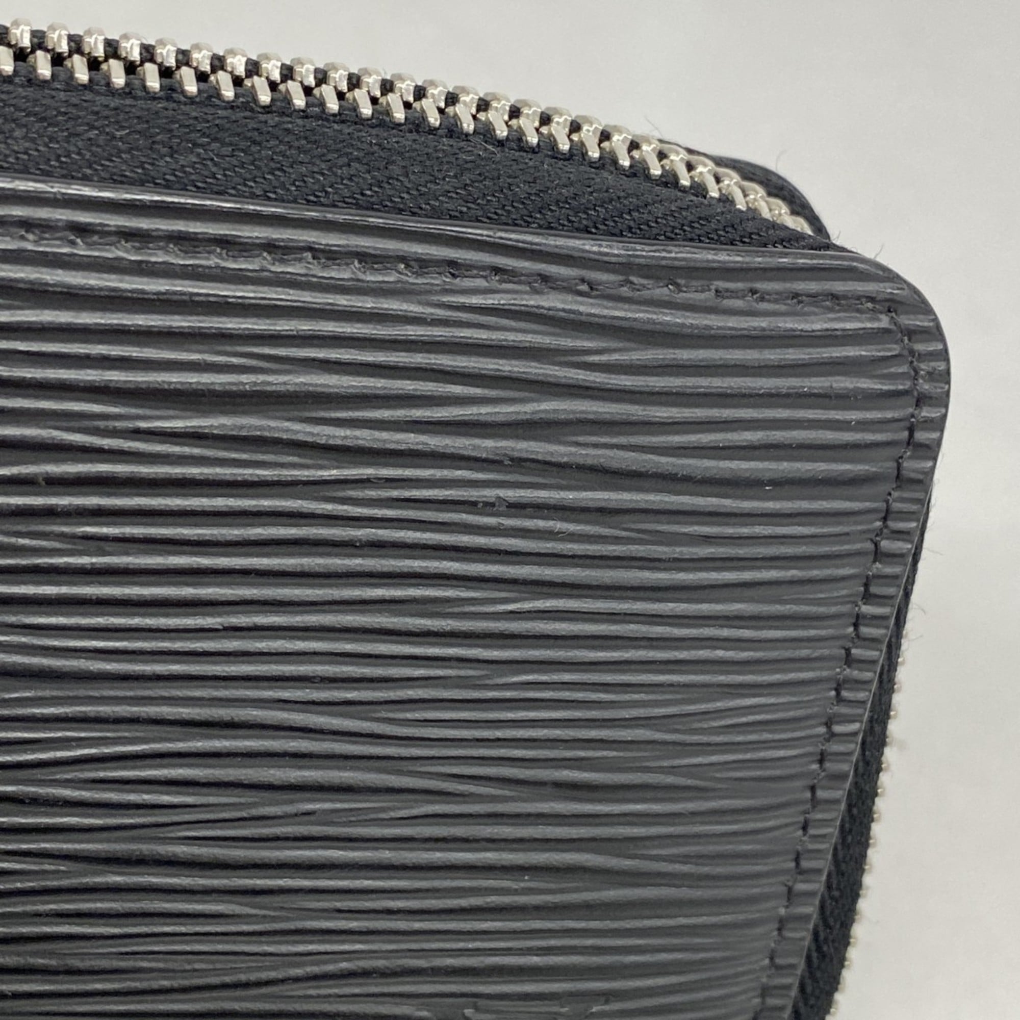 Louis Vuitton Noir Long Wallet (Bi-Fold) (Pre-Owned)