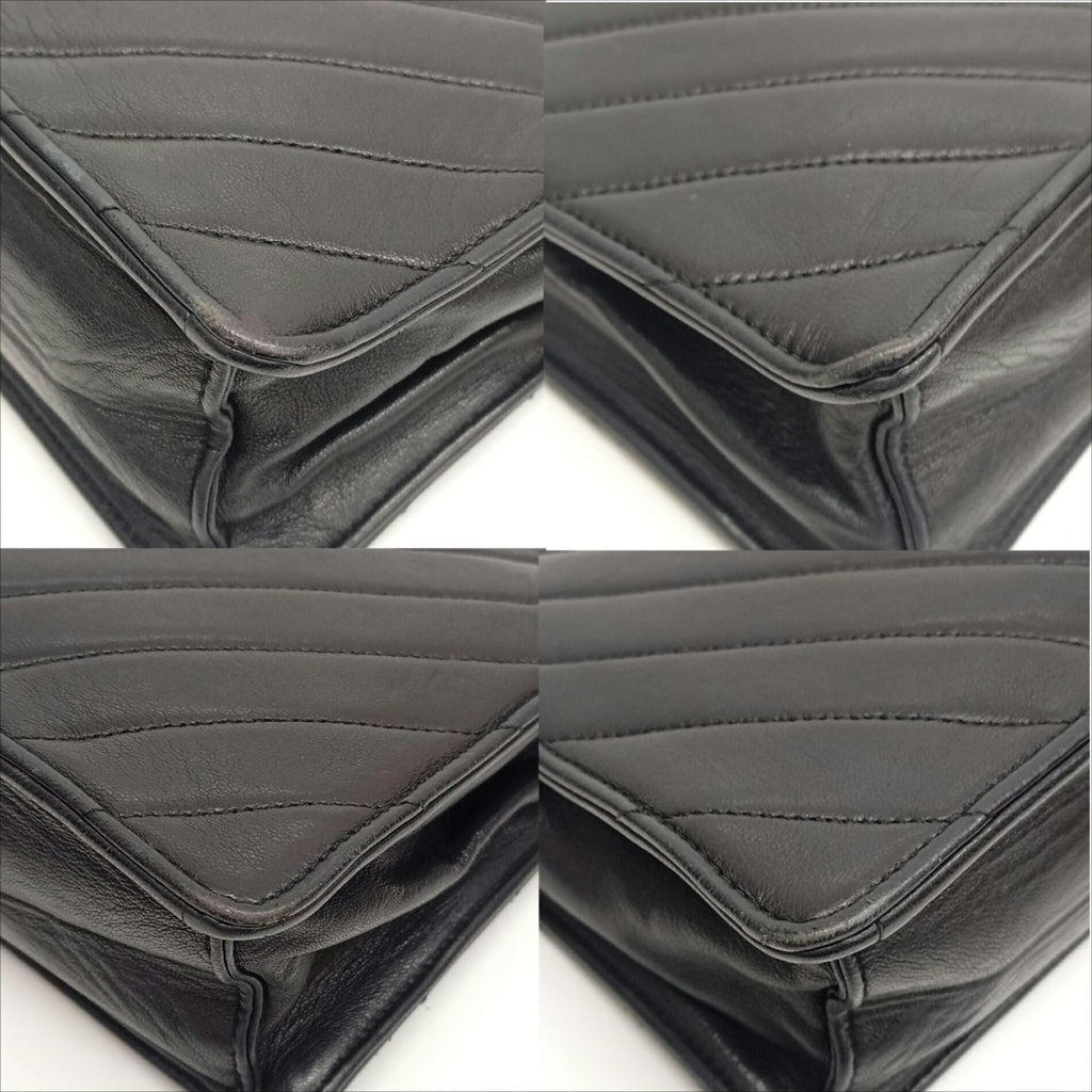 Chanel Black Leather Shoulder Bag (Pre-Owned)