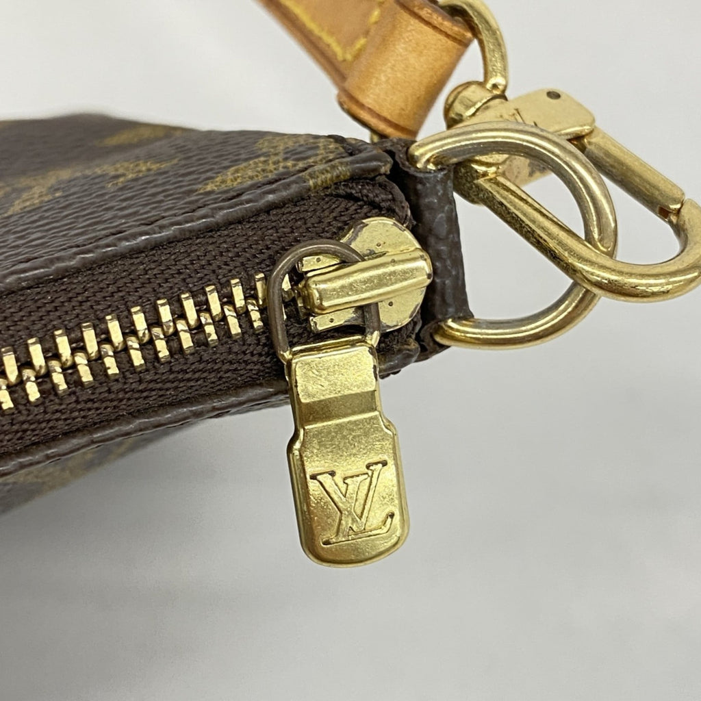 Louis Vuitton Brown Pouch (Pre-Owned)