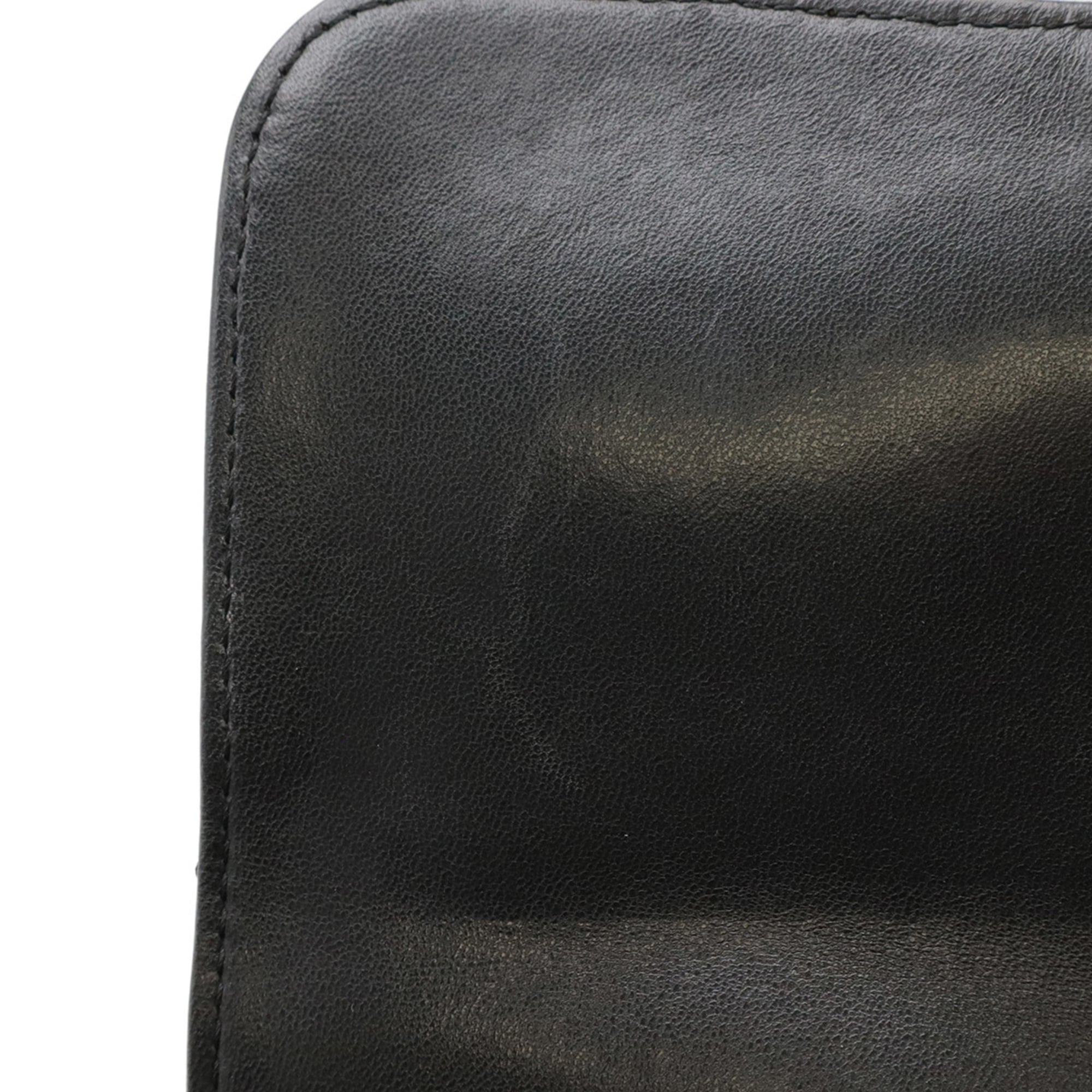 Chanel Matelasse Black Leather Shoulder Bag (Pre-Owned)