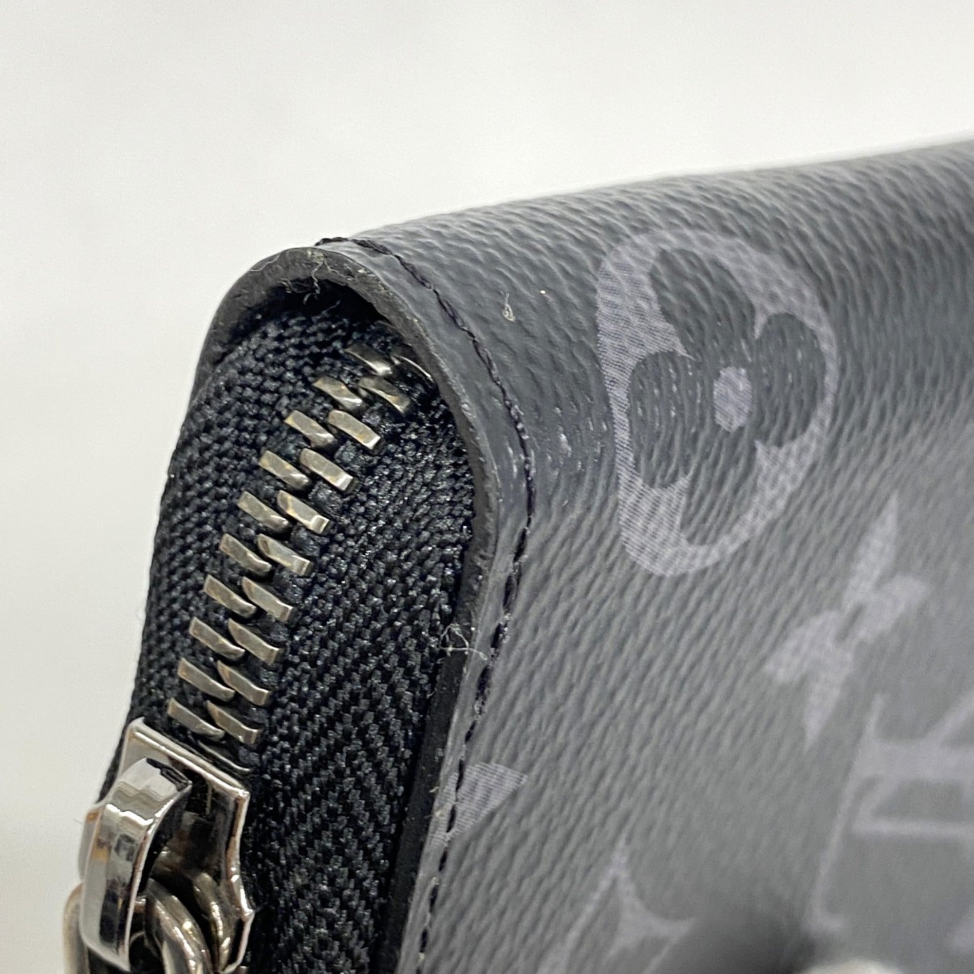Louis Vuitton Black Long Wallet (Bi-Fold) (Pre-Owned)