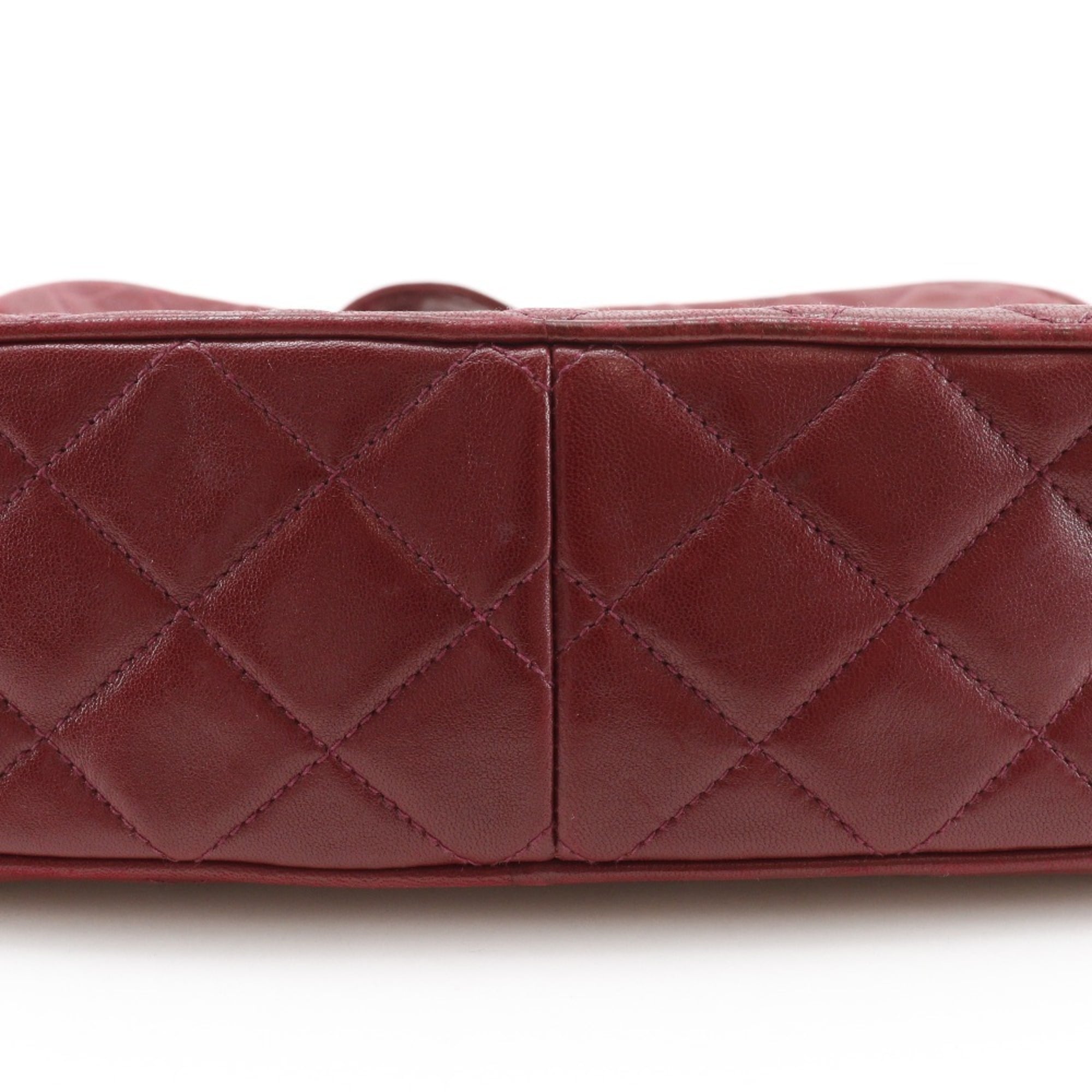 Chanel Matelasse Red Color Leather Shoulder Bag (Pre-Owned)