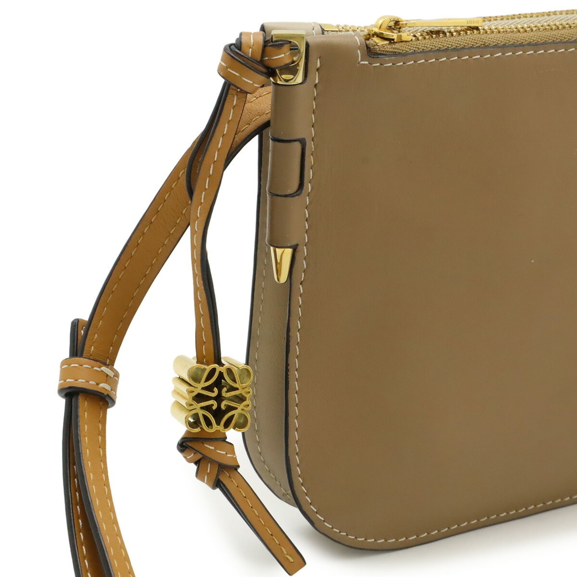 Loewe Grayish Leather Pochette Shoulder Bag (Pre-Owned)