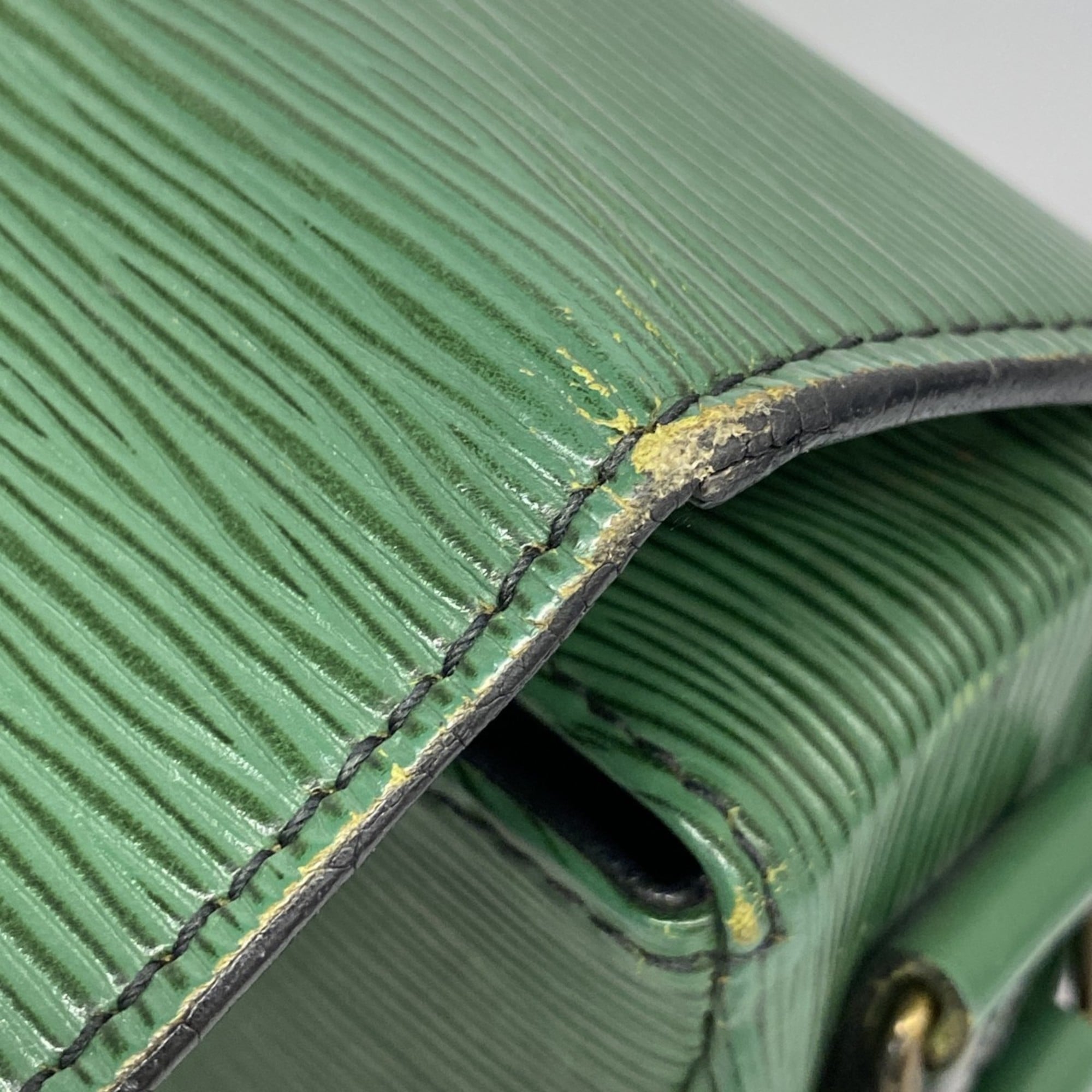 Louis Vuitton Borneo Green Shoulder Bag (Pre-Owned)