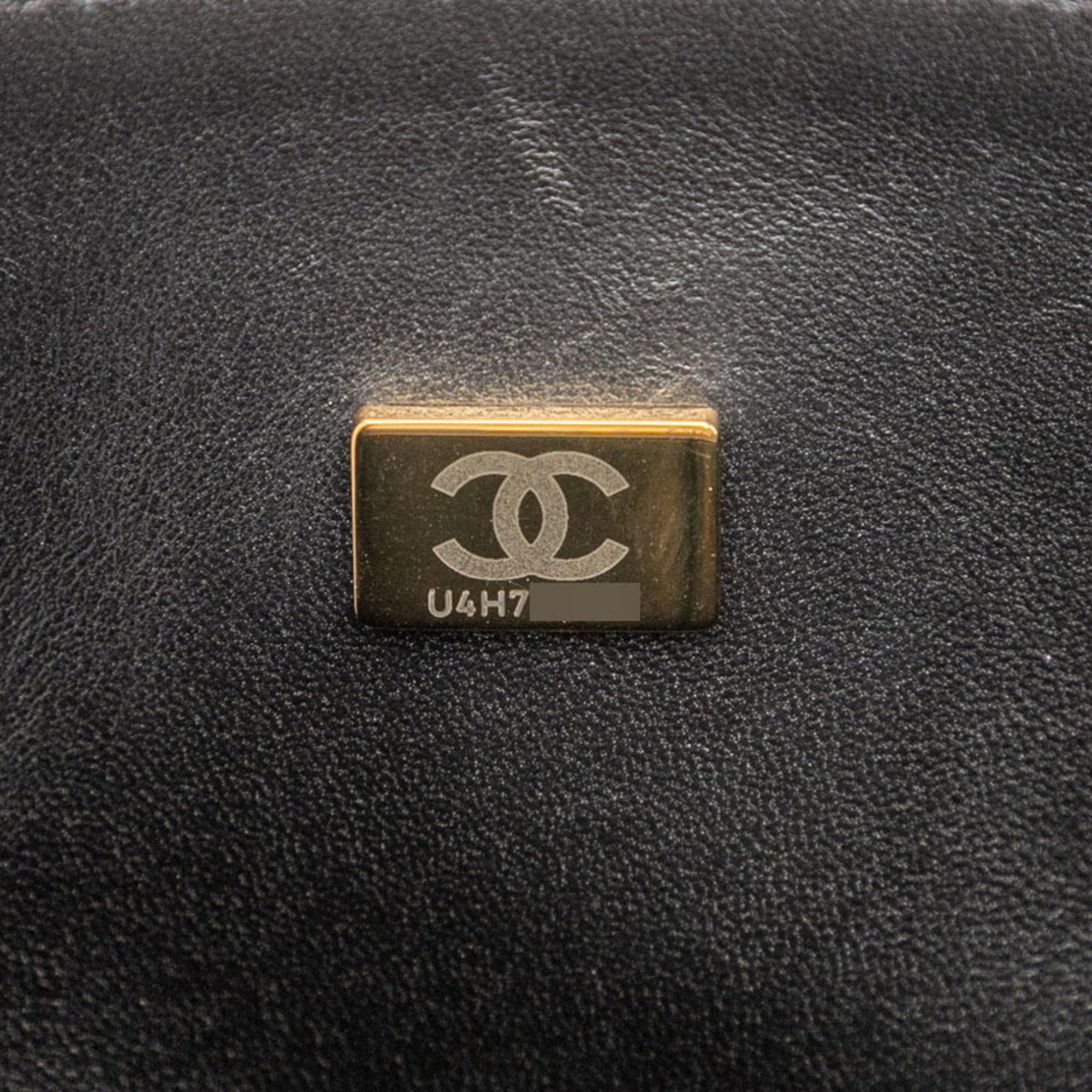 Chanel Black Leather Shoulder Bag (Pre-Owned)