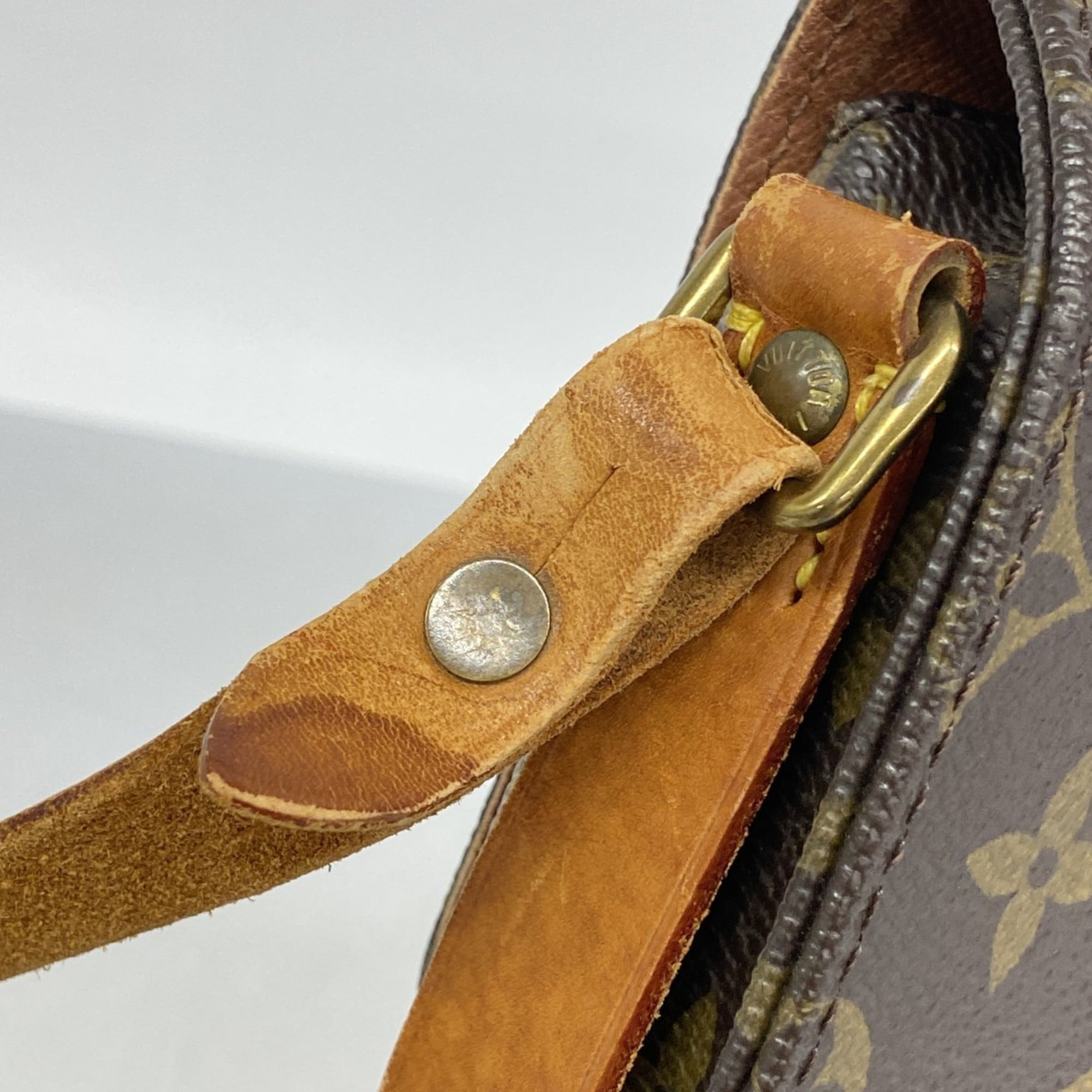 Louis Vuitton Brown Shoulder Bag (Pre-Owned)