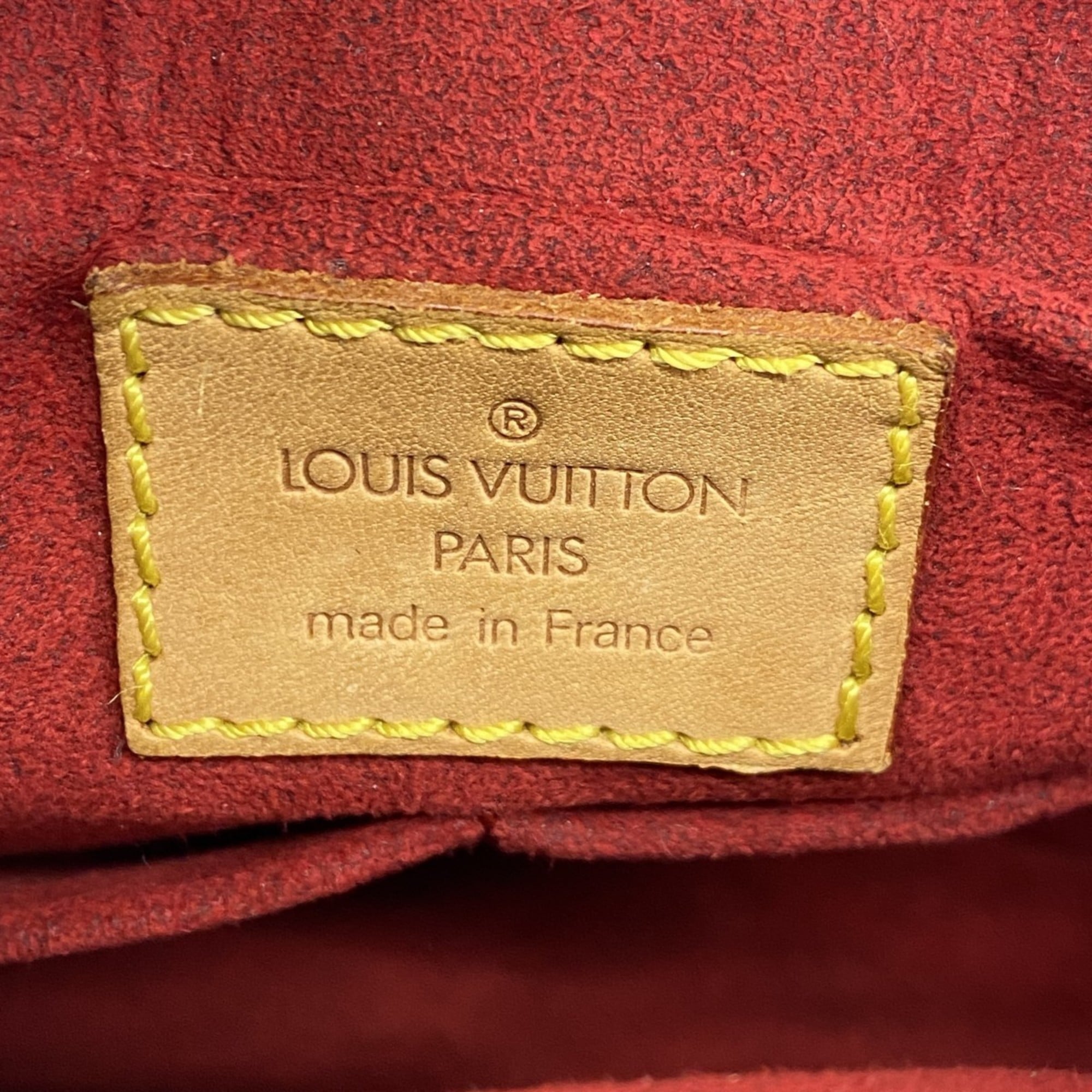 Louis Vuitton Brown Shoulder Bag (Pre-Owned)